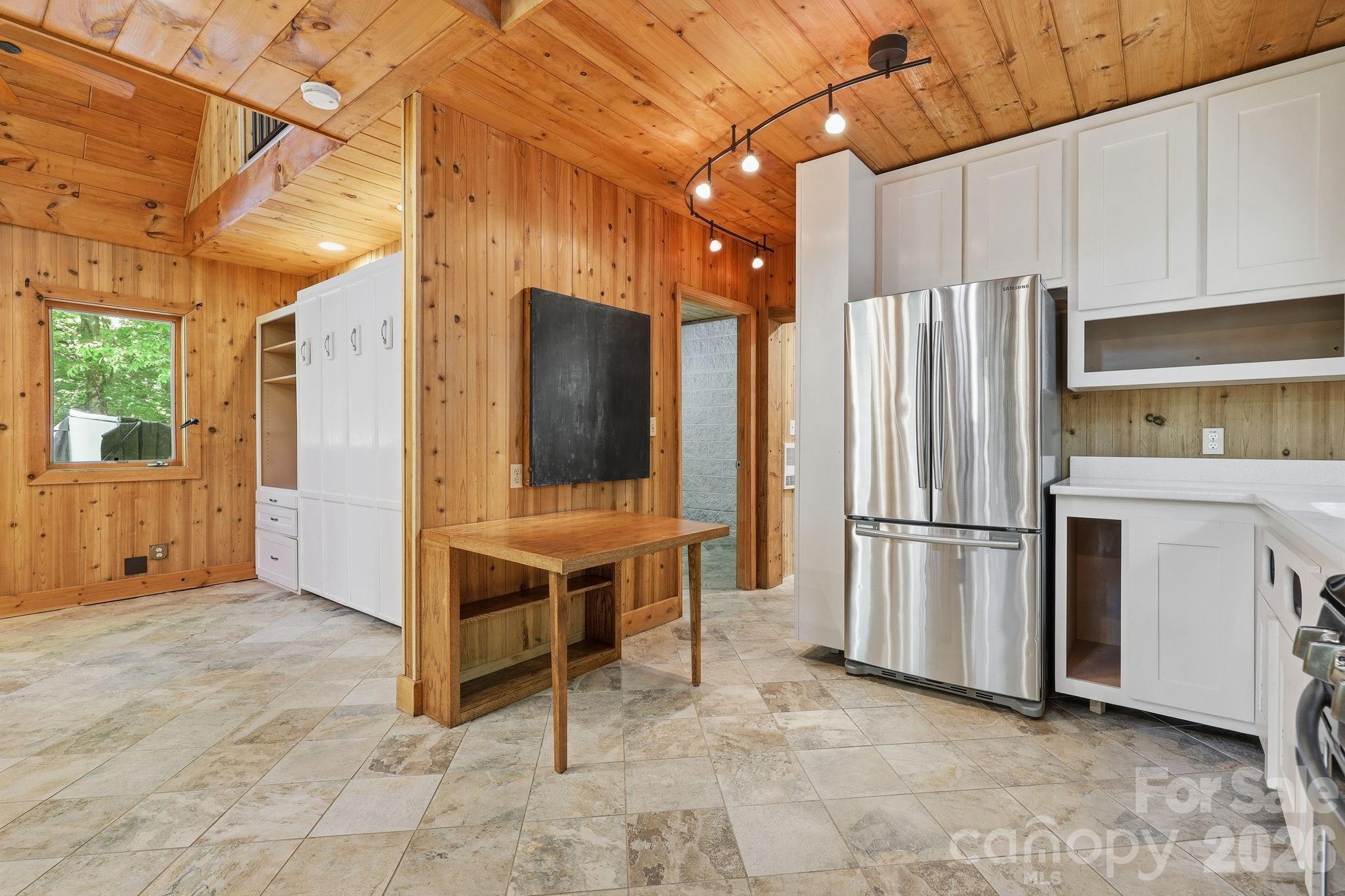 98 Sparkling Springs Road — Fairview