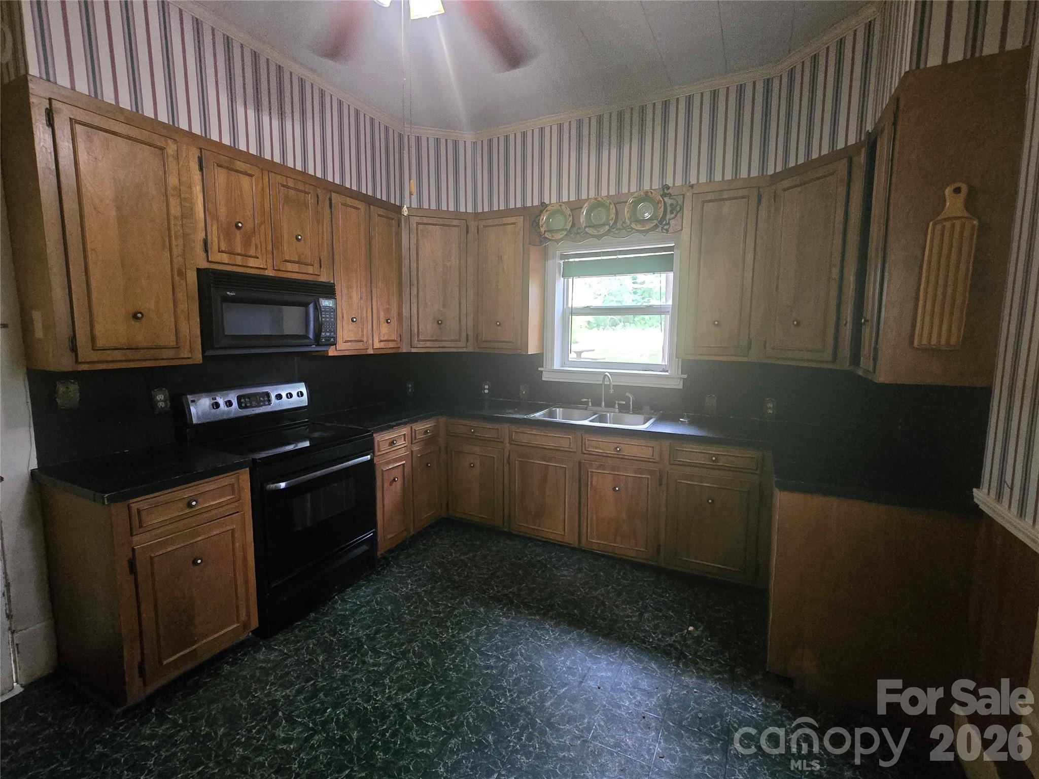 804 Emmanuel Church Road — Conover