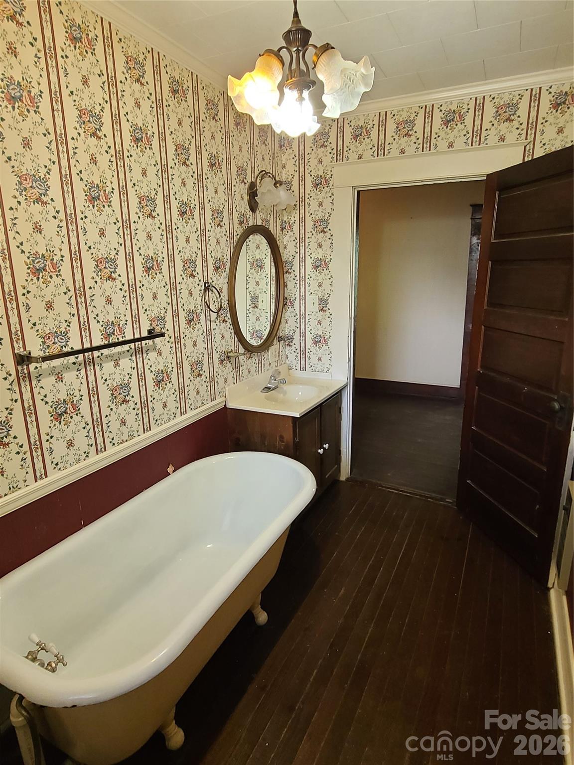 804 Emmanuel Church Road — Conover