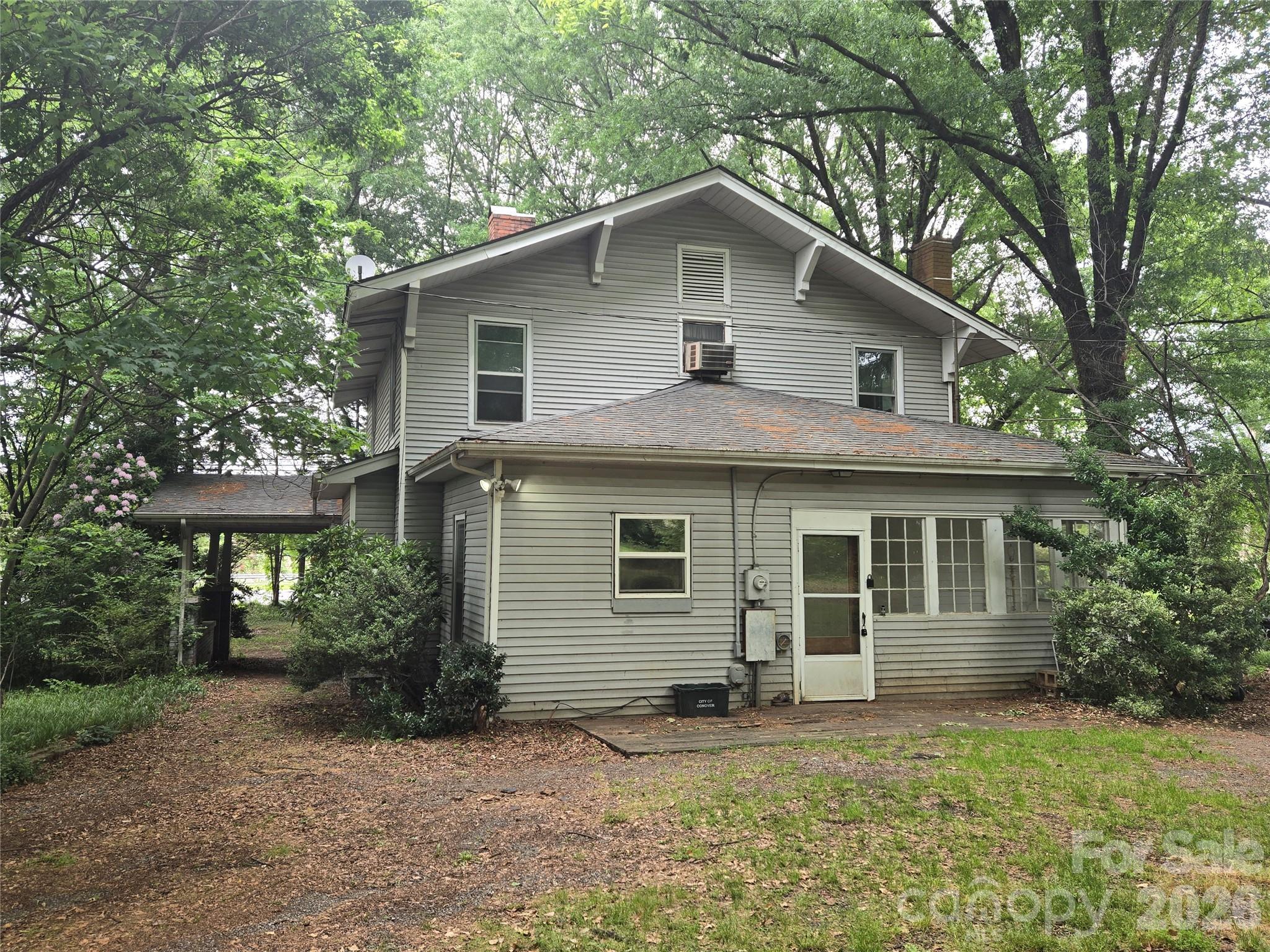 804 Emmanuel Church Road — Conover