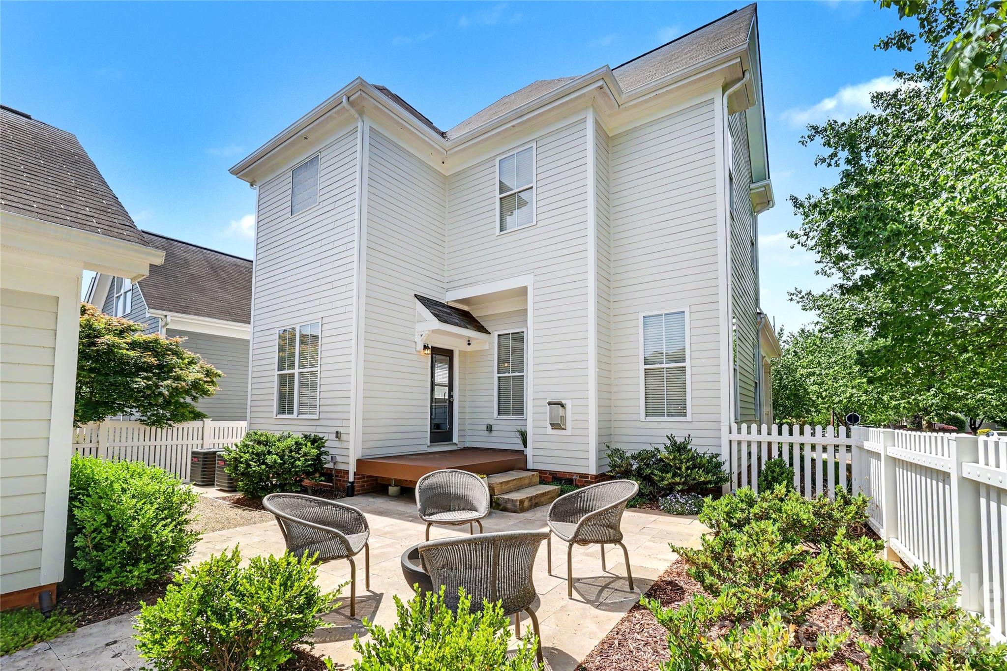 15918 Spruell Street — Huntersville