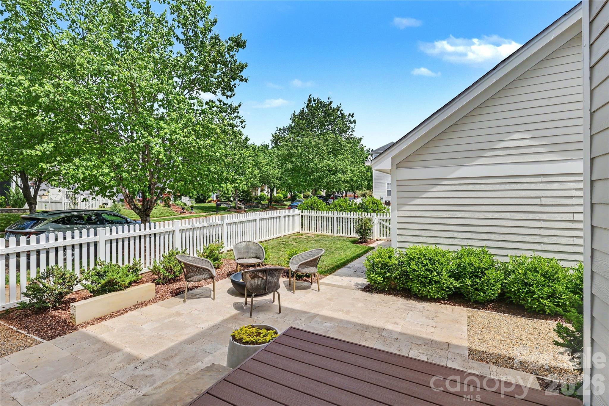 15918 Spruell Street — Huntersville