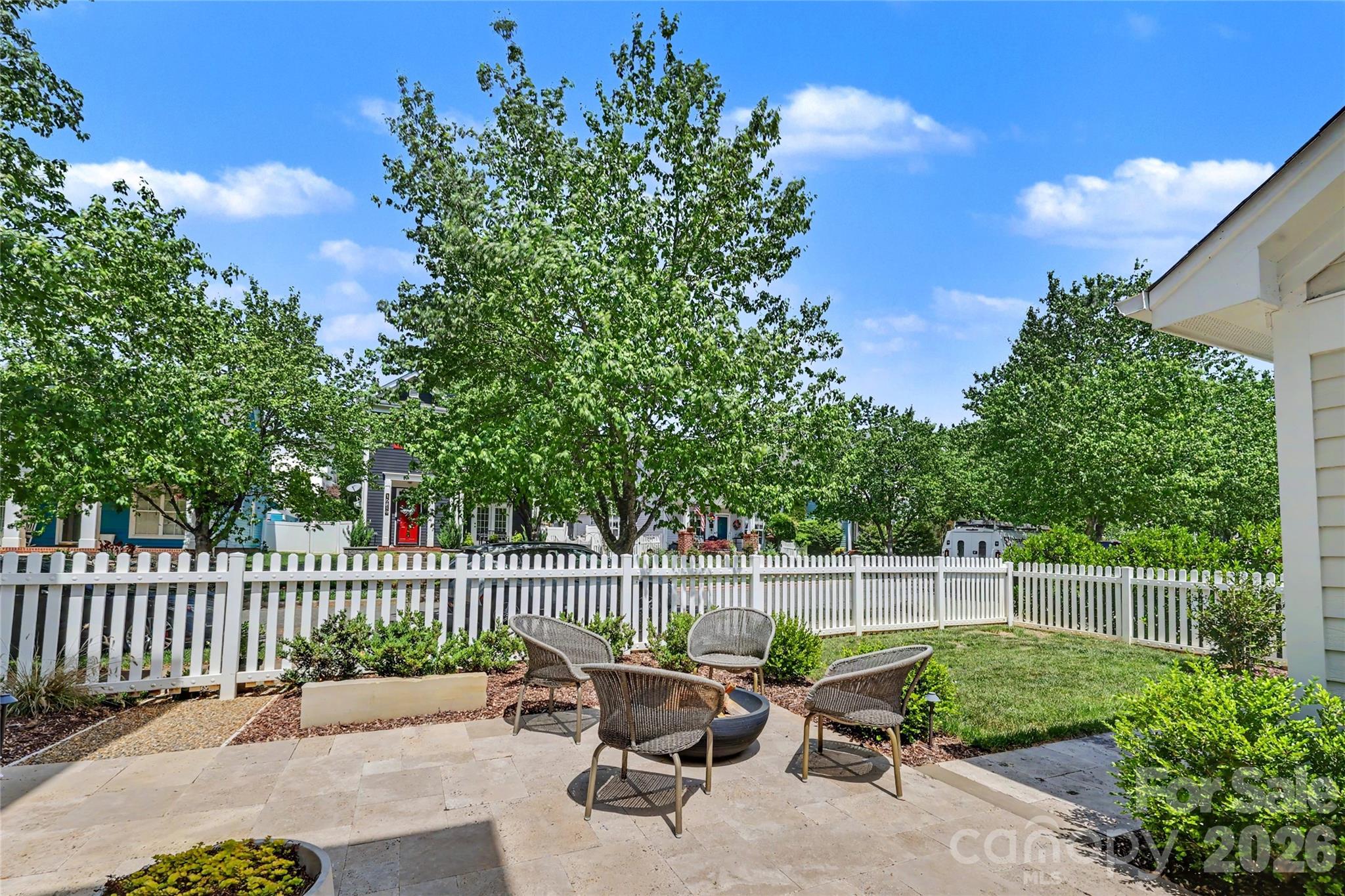 15918 Spruell Street — Huntersville