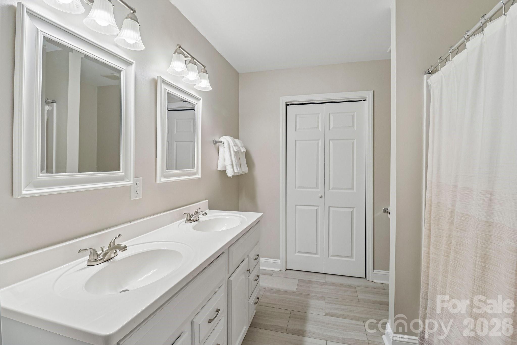 2809 Albany Lane — Charlotte