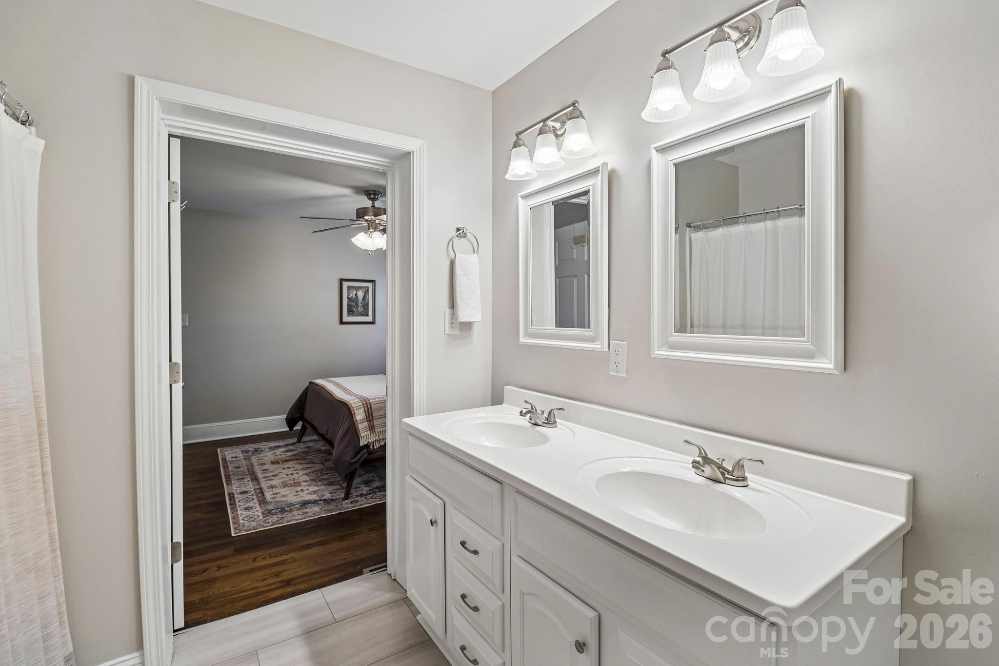 2809 Albany Lane — Charlotte