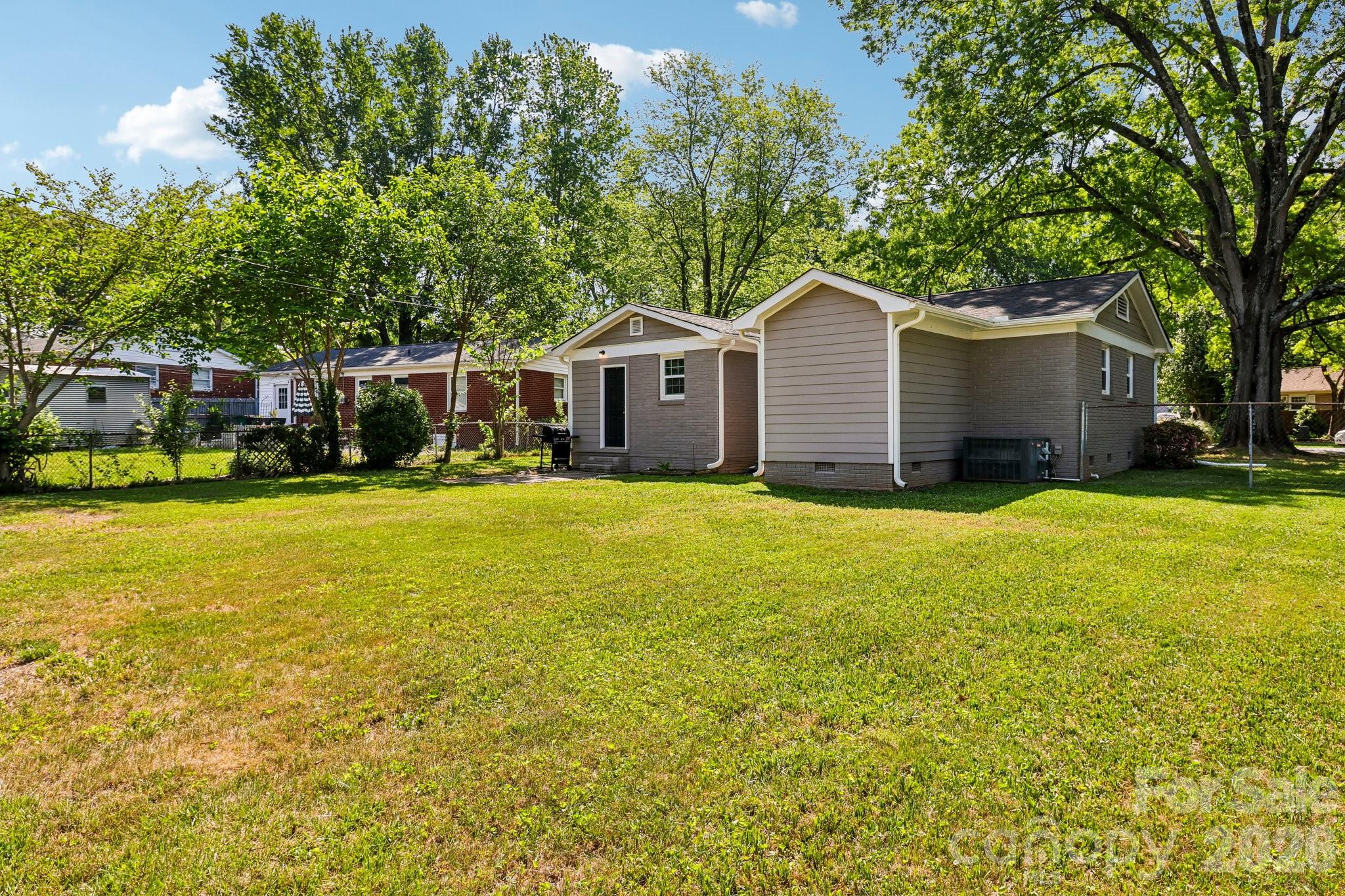 2809 Albany Lane — Charlotte