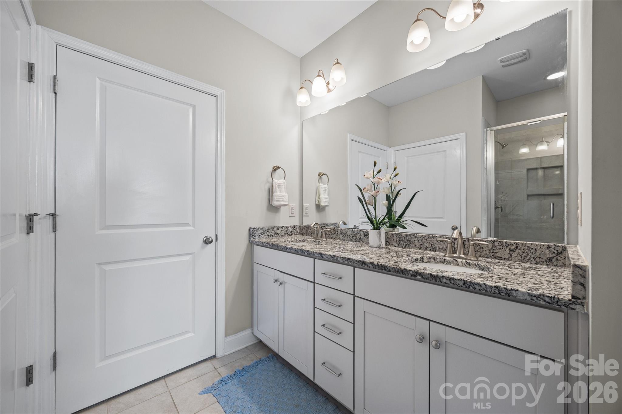 979 Pennington Drive — Lancaster