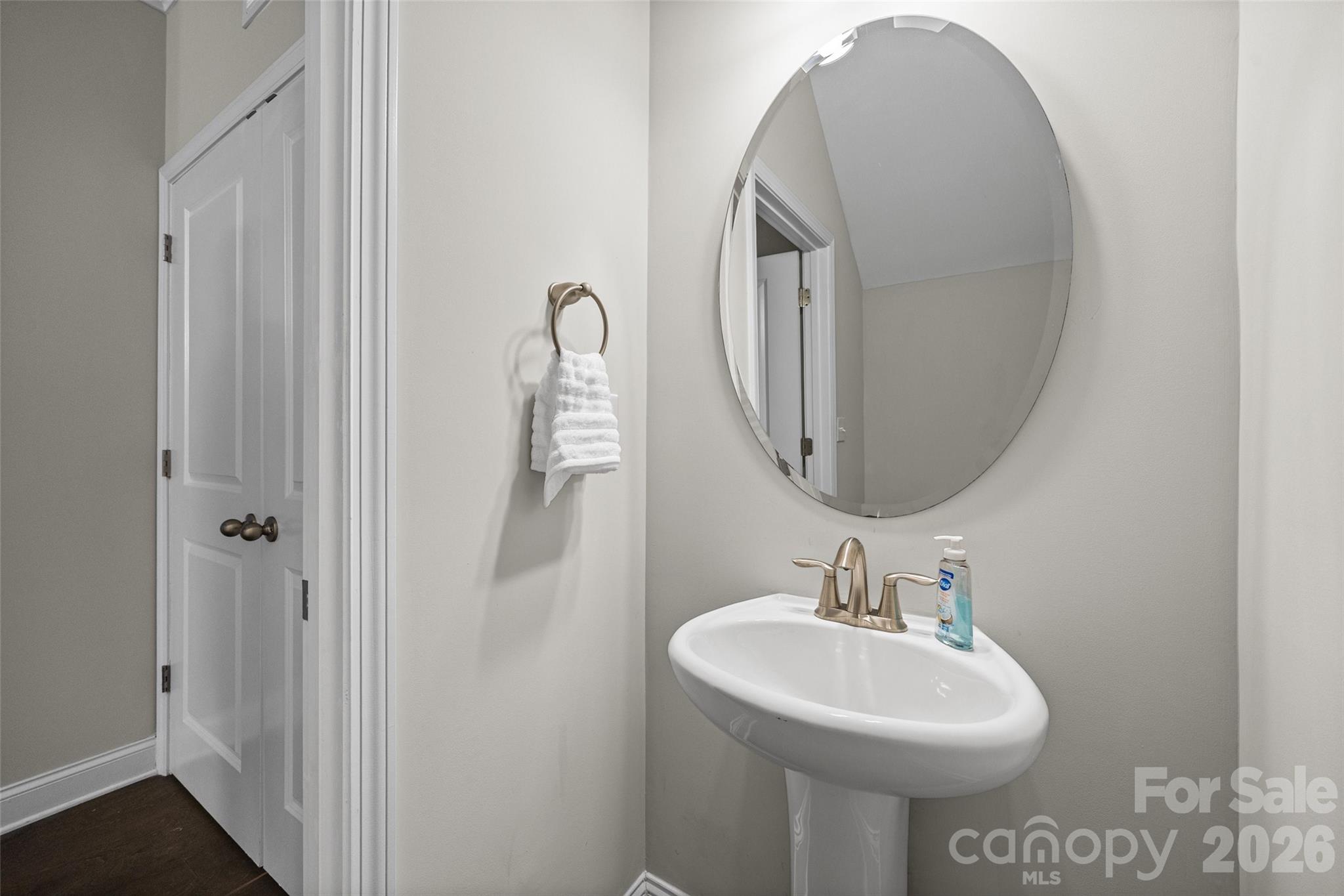 979 Pennington Drive — Lancaster