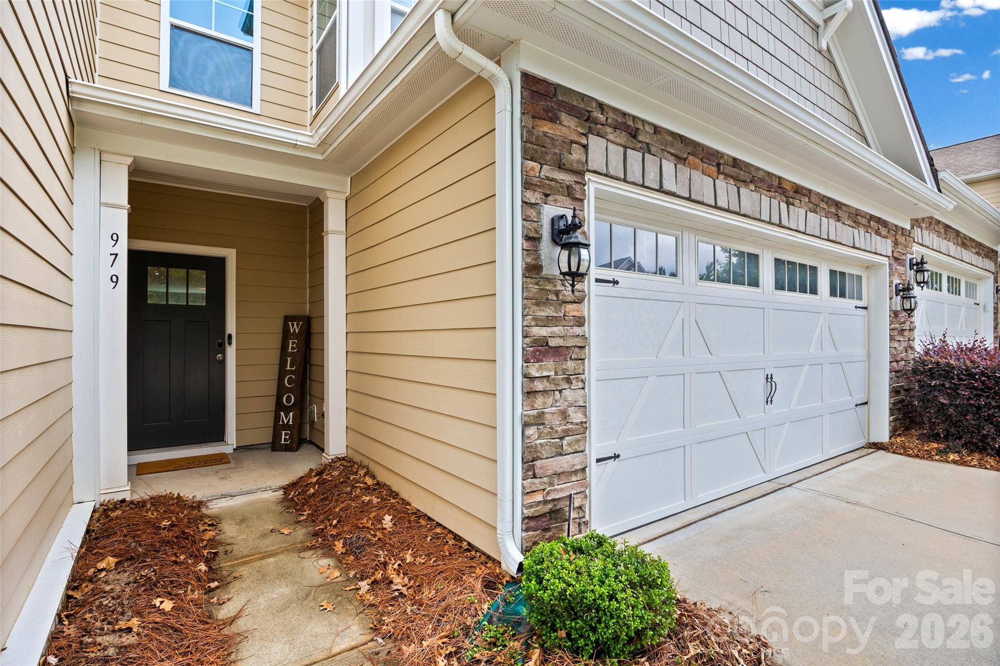 979 Pennington Drive — Lancaster