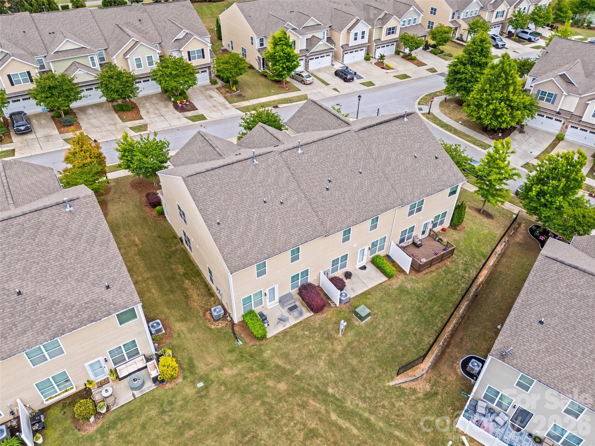 979 Pennington Drive — Lancaster