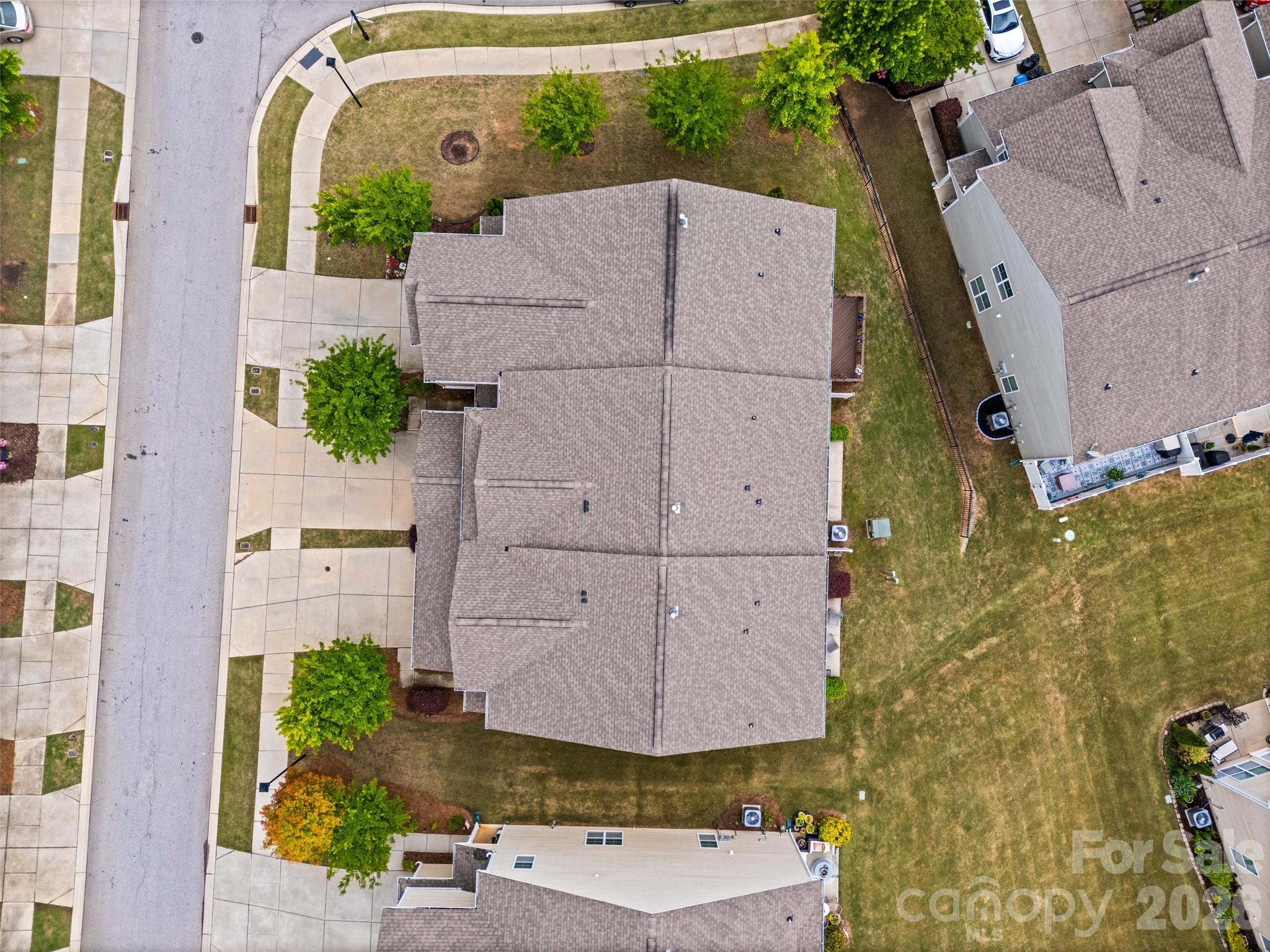 979 Pennington Drive — Lancaster