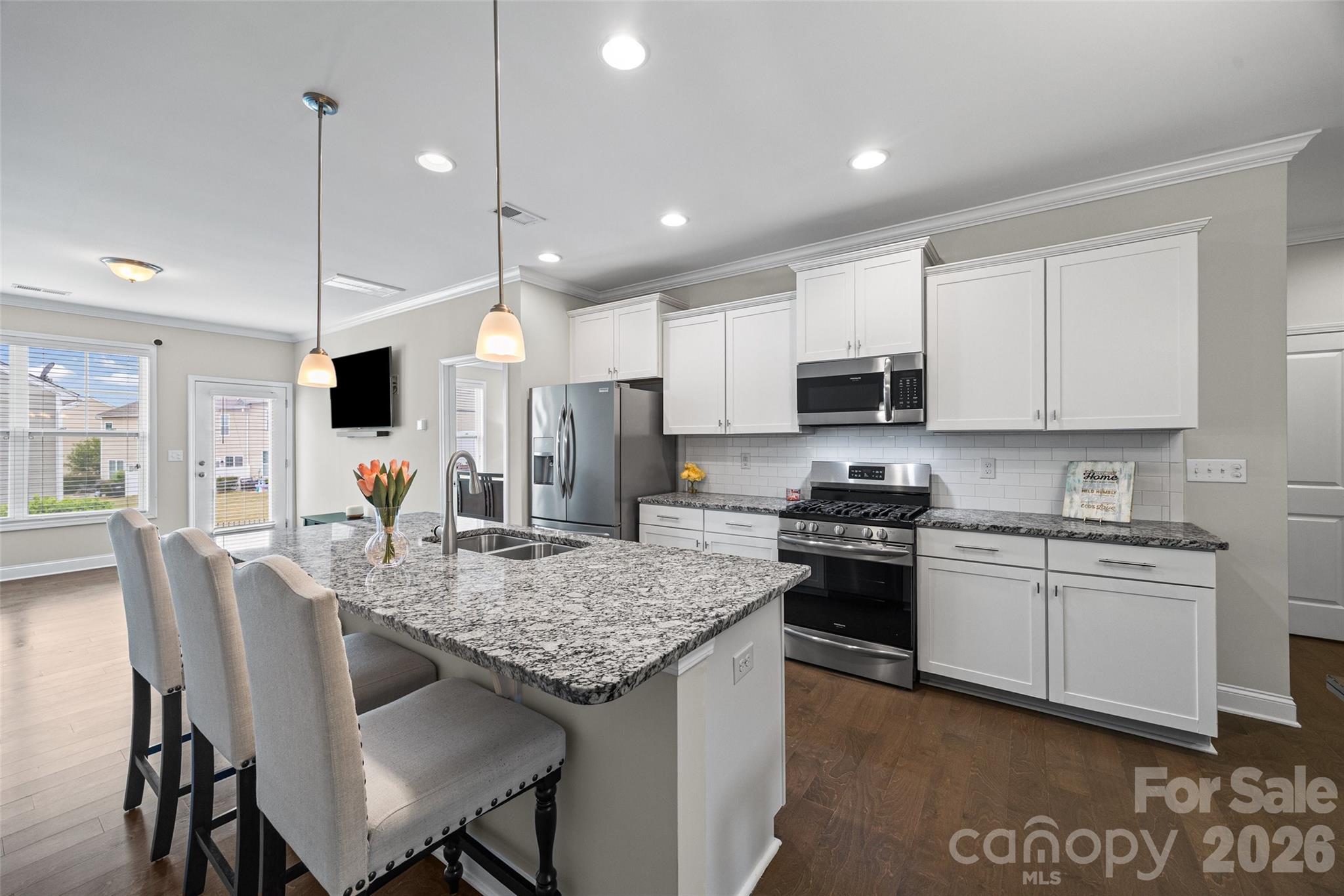 979 Pennington Drive — Lancaster
