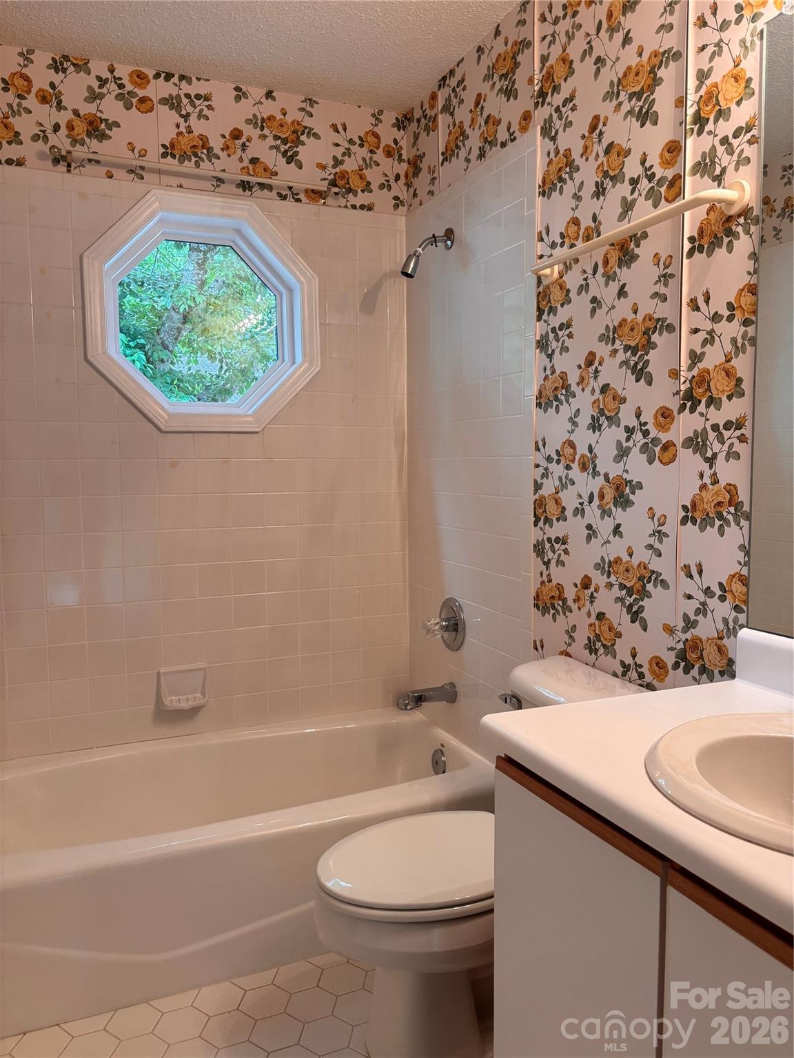 39 Tisha Lane — Hendersonville