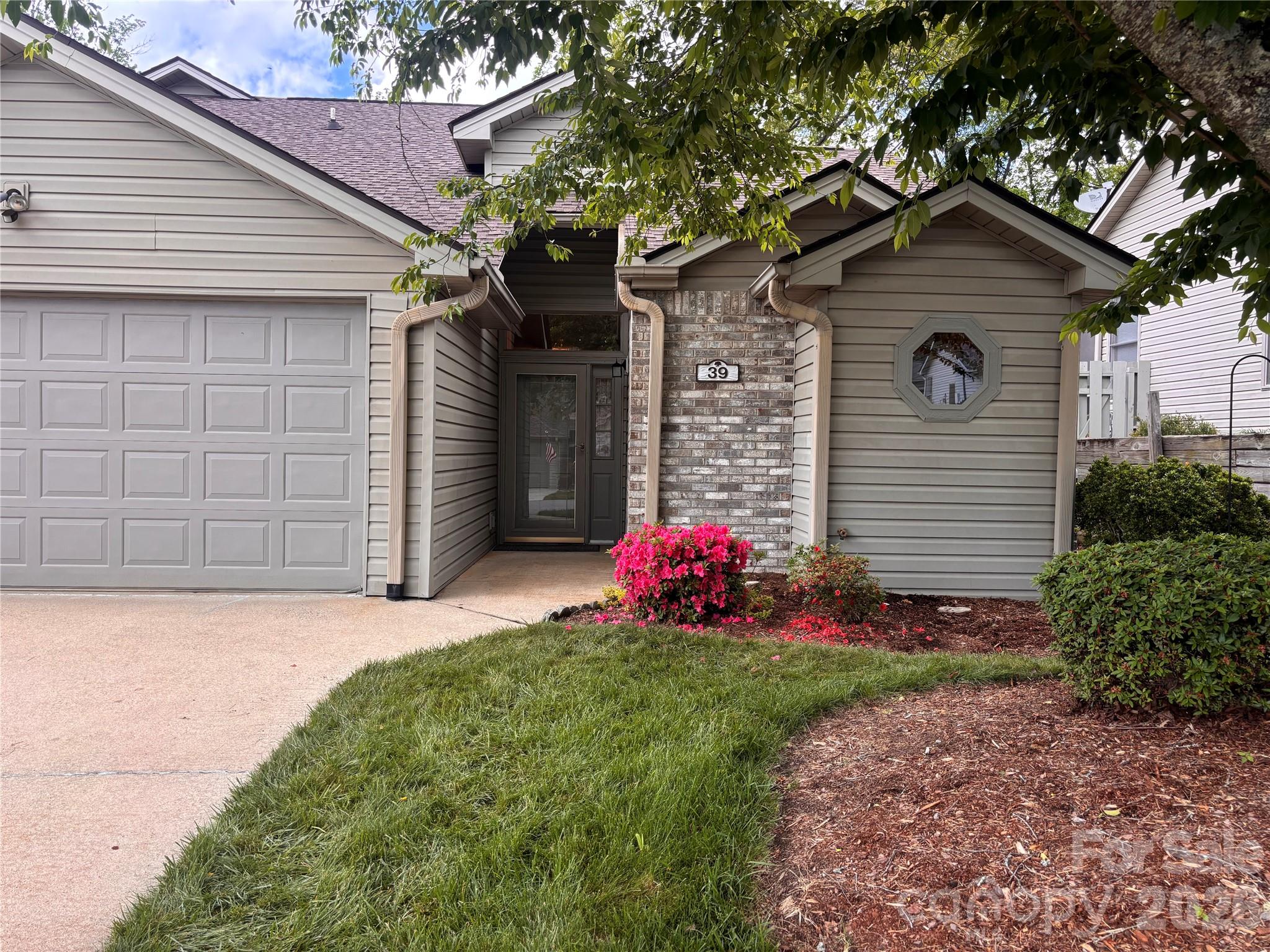 39 Tisha Lane — Hendersonville