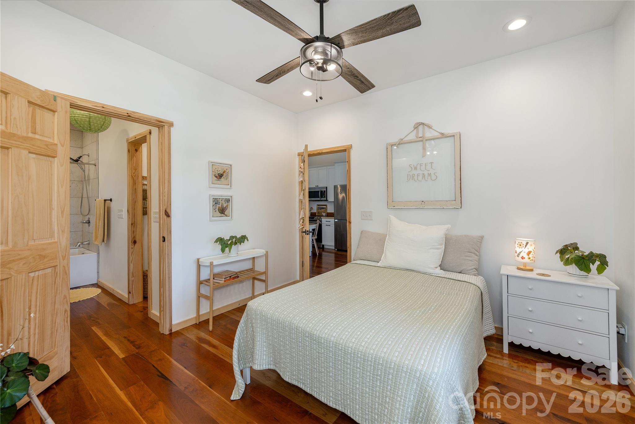 18 N Bear View Drive — Hendersonville