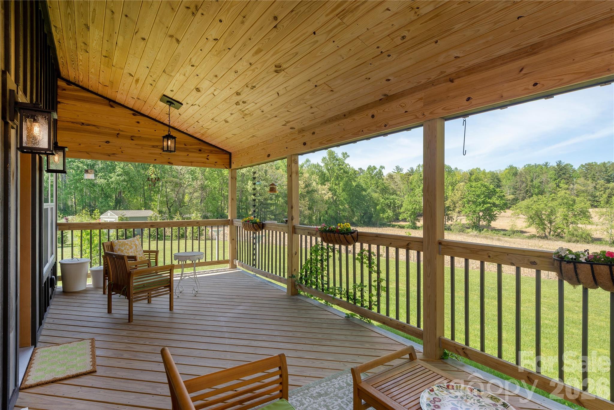 18 N Bear View Drive — Hendersonville