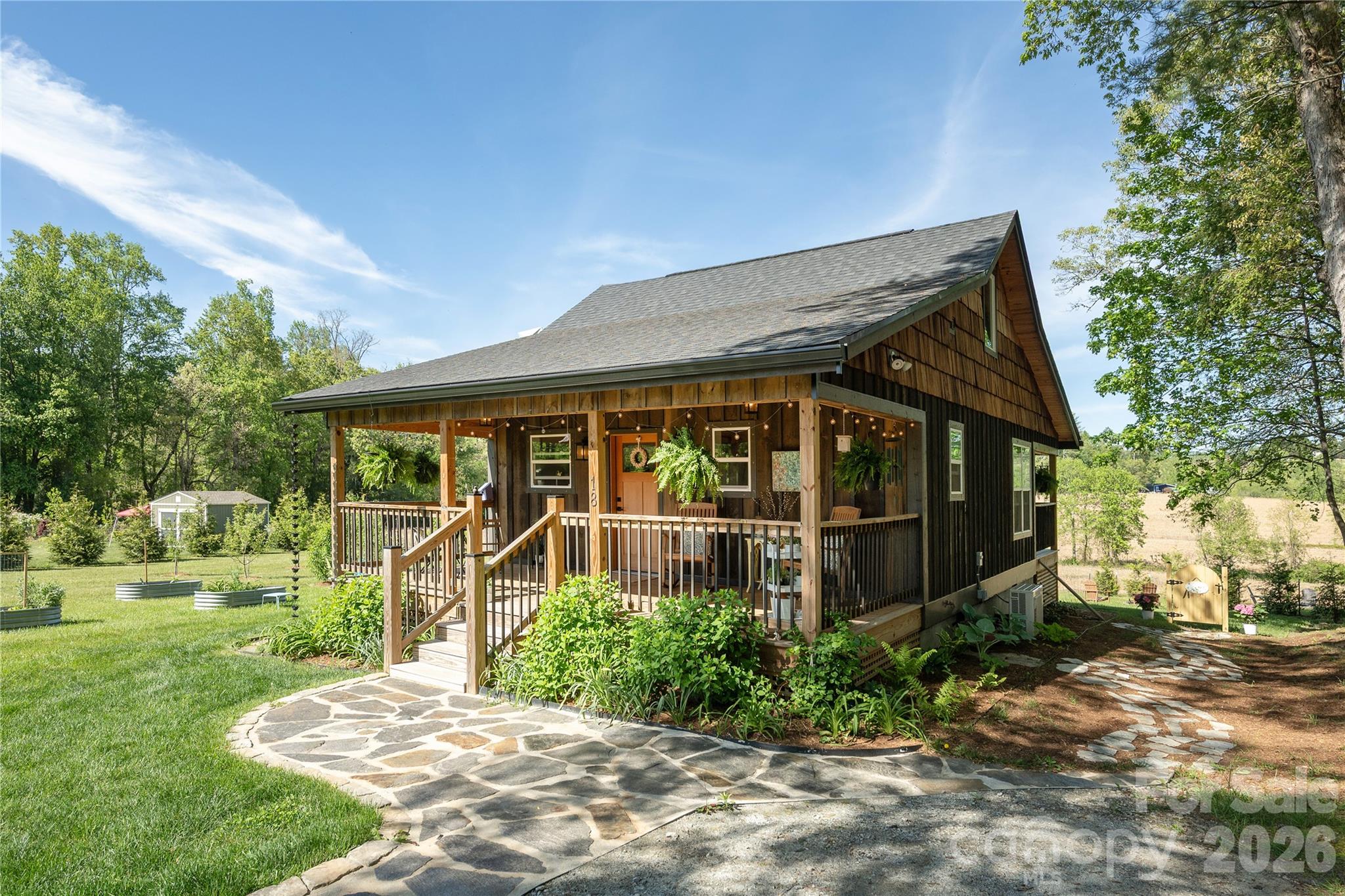 18 N Bear View Drive — Hendersonville