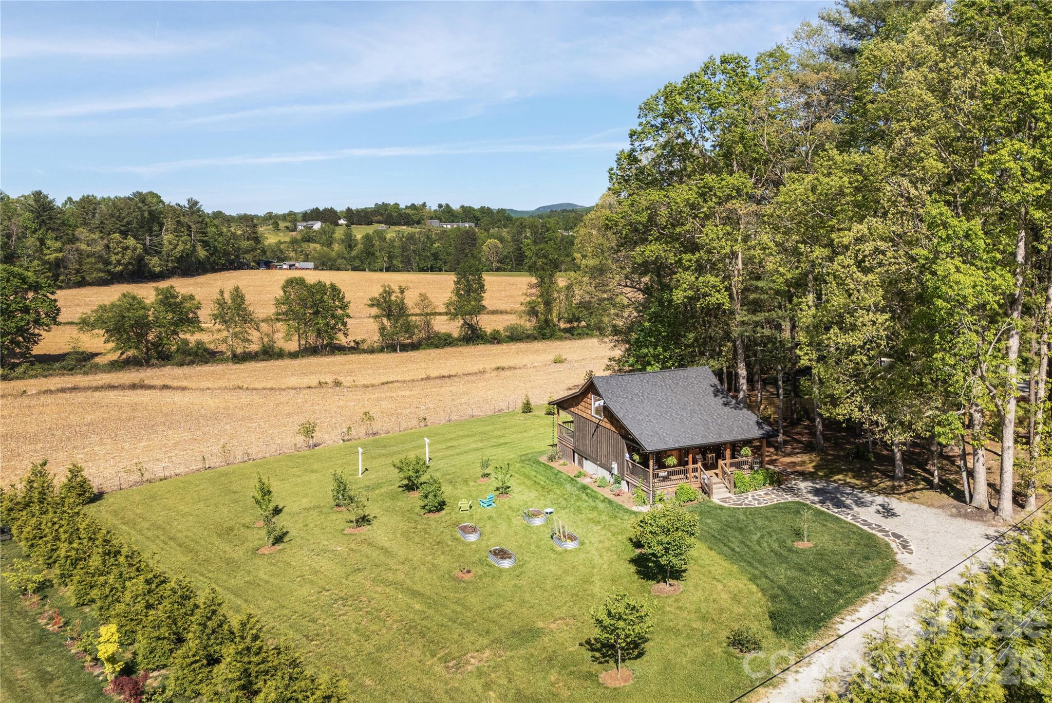 18 N Bear View Drive — Hendersonville