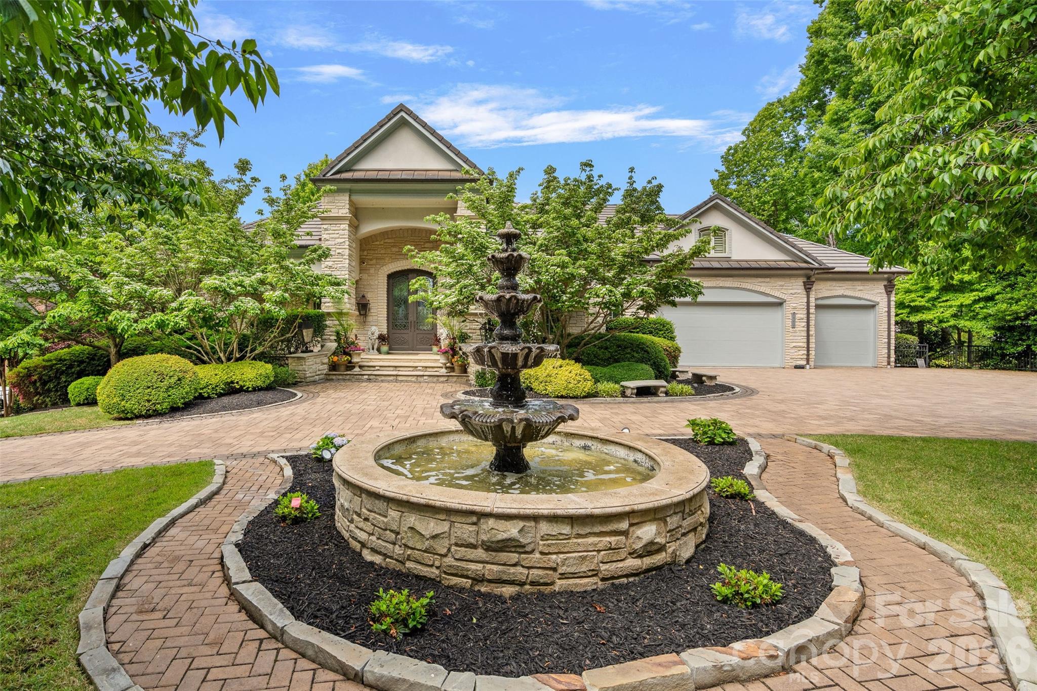 461 Kemp Road — Mooresville