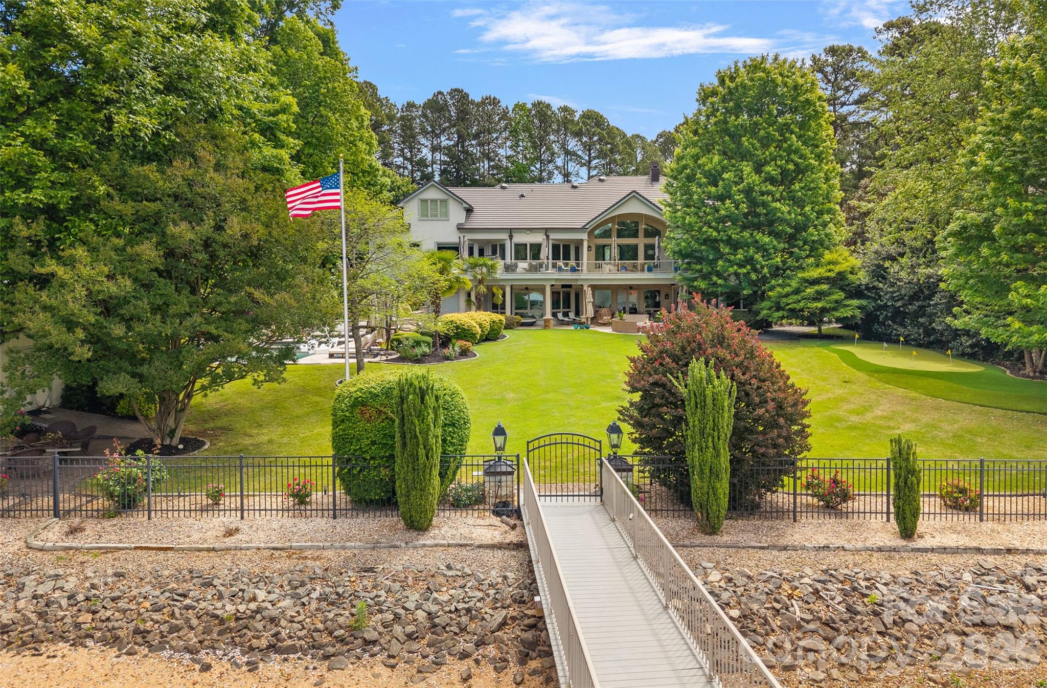 461 Kemp Road — Mooresville