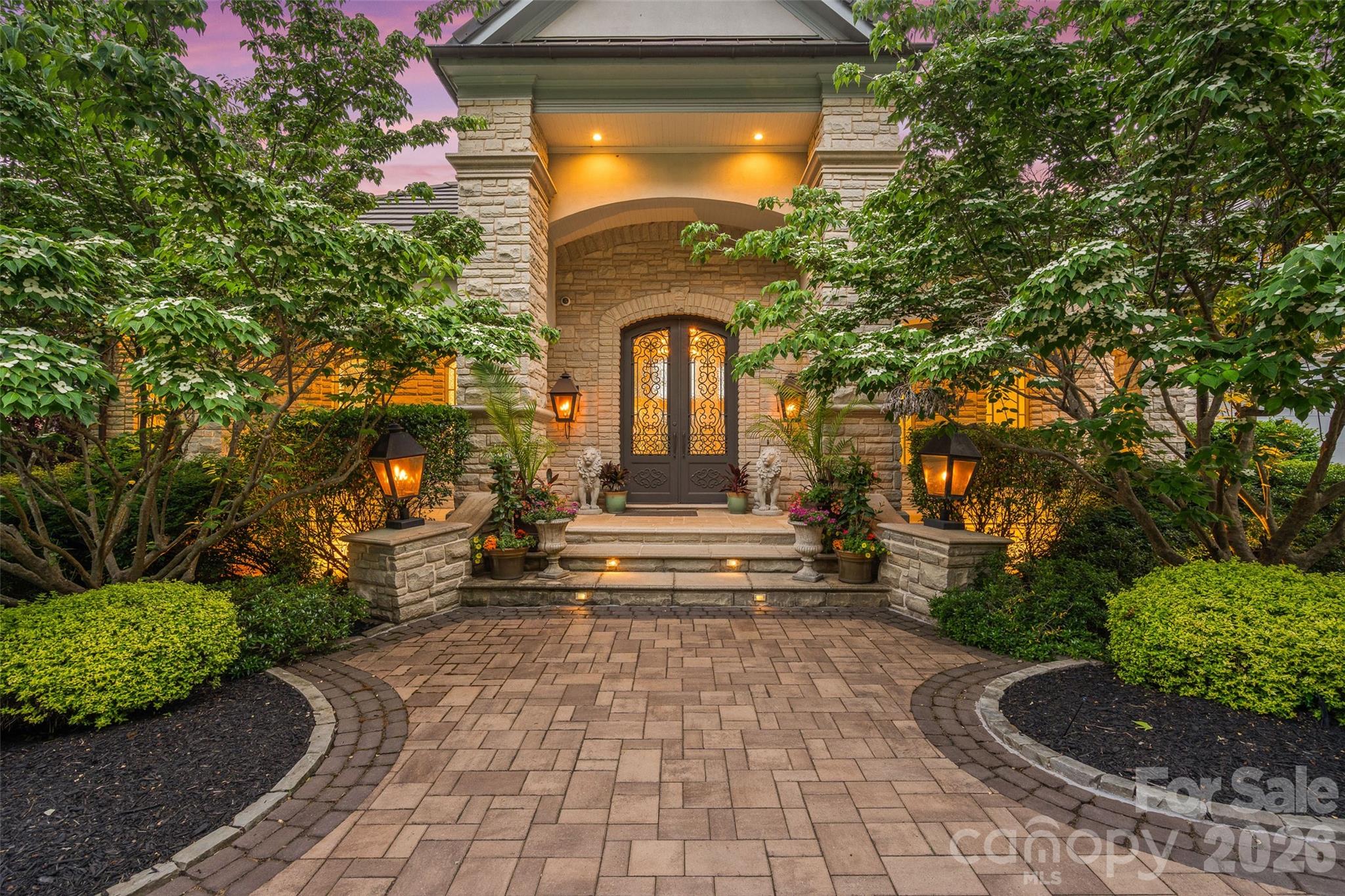 461 Kemp Road — Mooresville