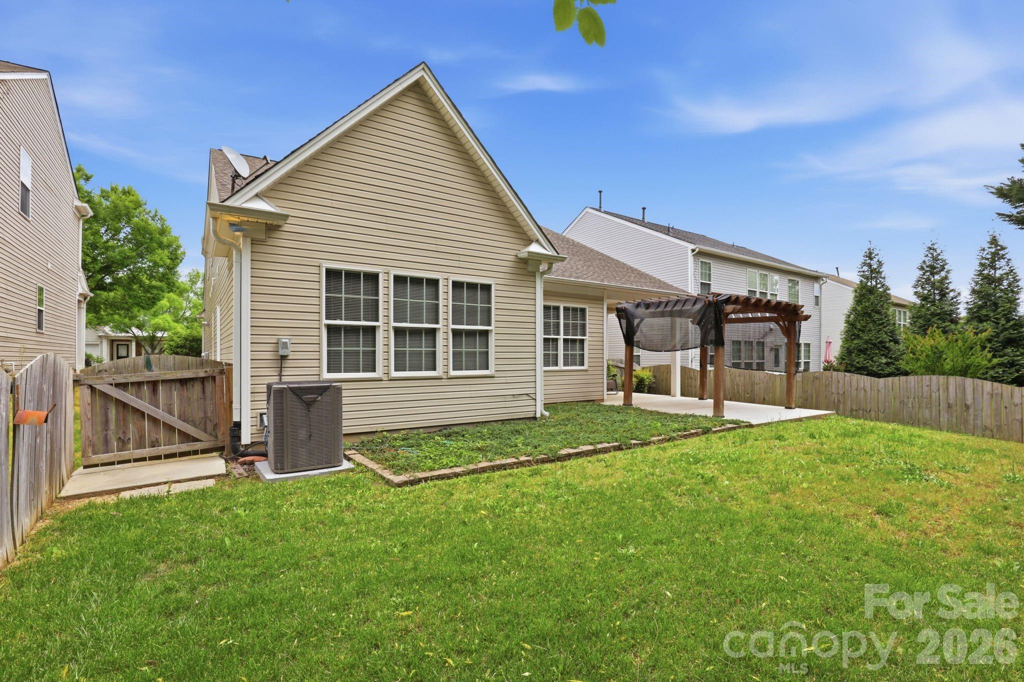 11030 Holm Oak Place — Charlotte