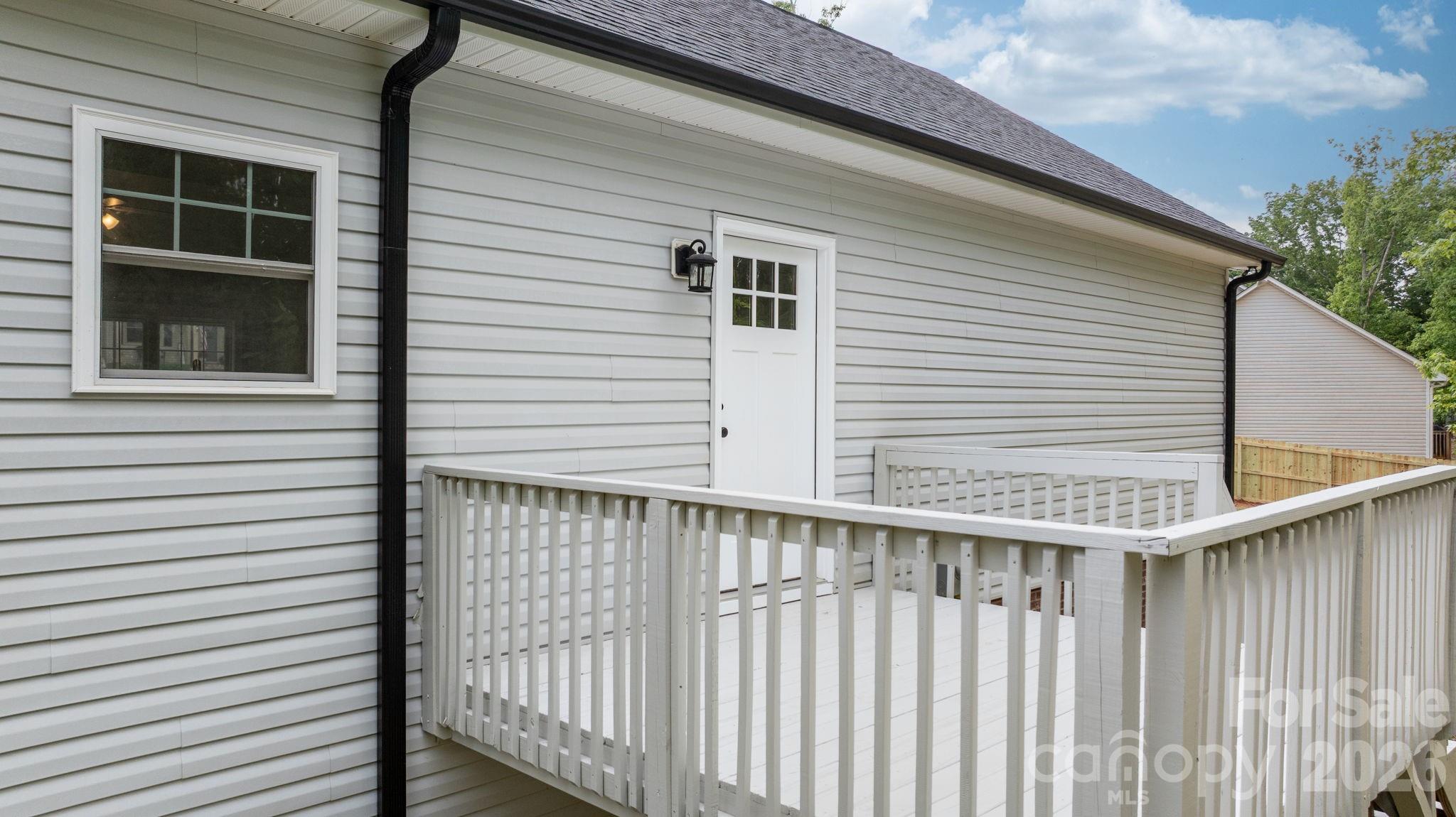1700 Ivey Court — Maiden