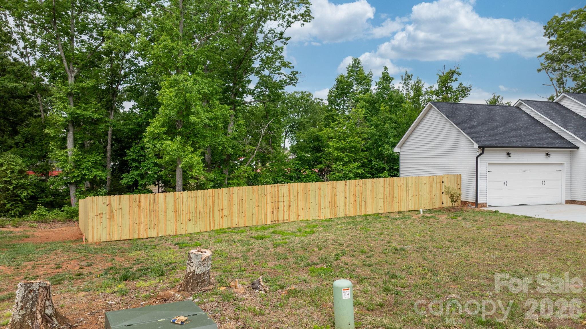 1700 Ivey Court — Maiden