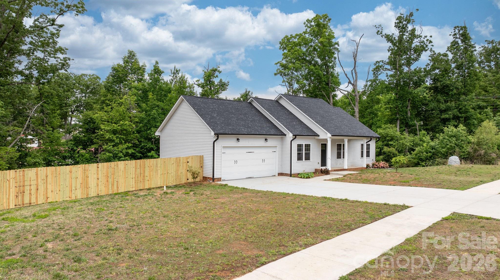 1700 Ivey Court — Maiden
