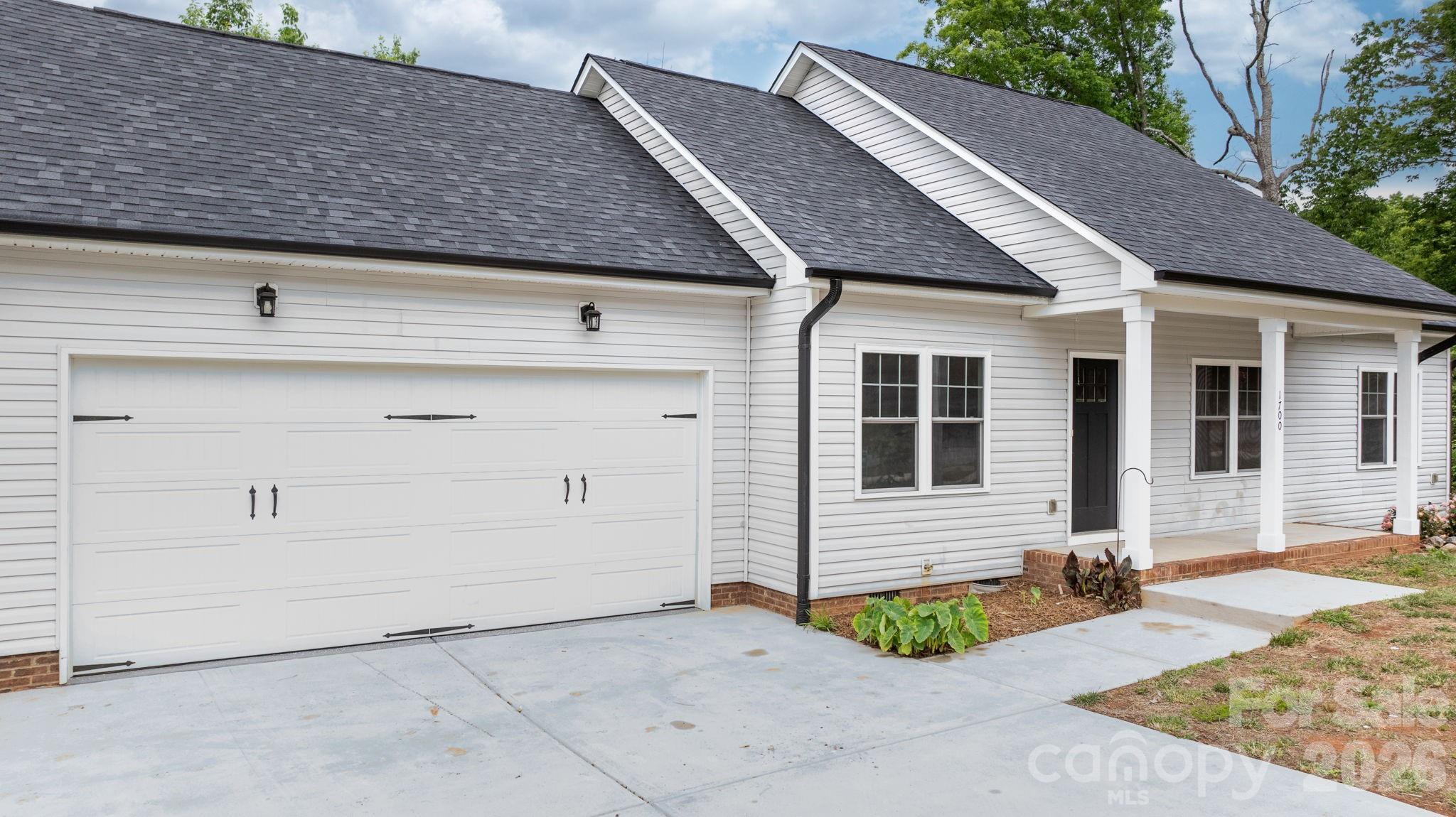 1700 Ivey Court — Maiden