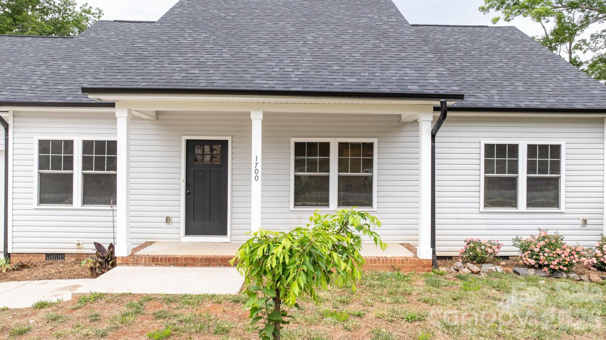 1700 Ivey Court — Maiden