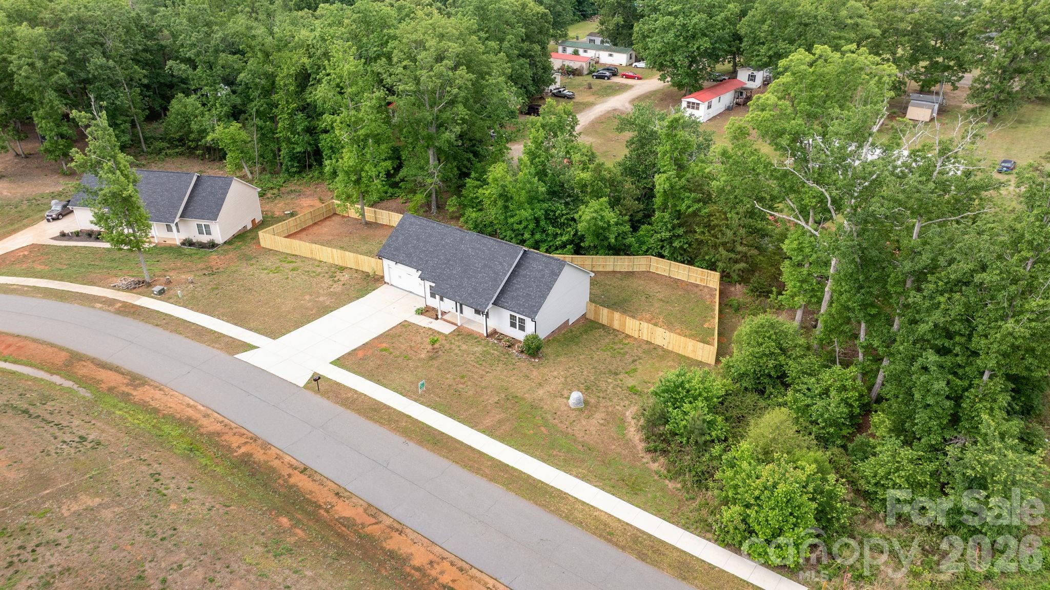 1700 Ivey Court — Maiden