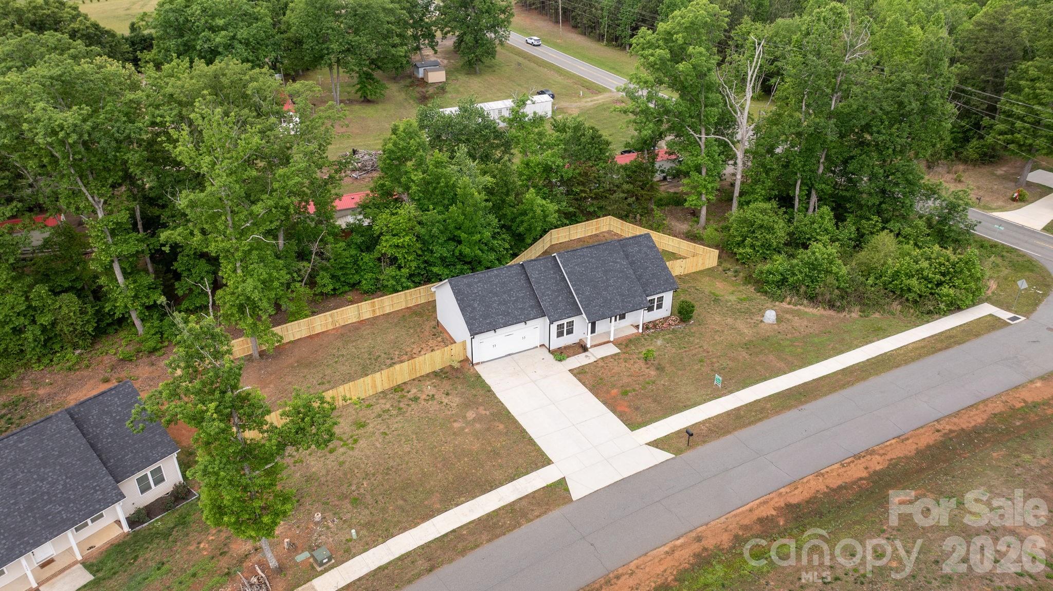 1700 Ivey Court — Maiden