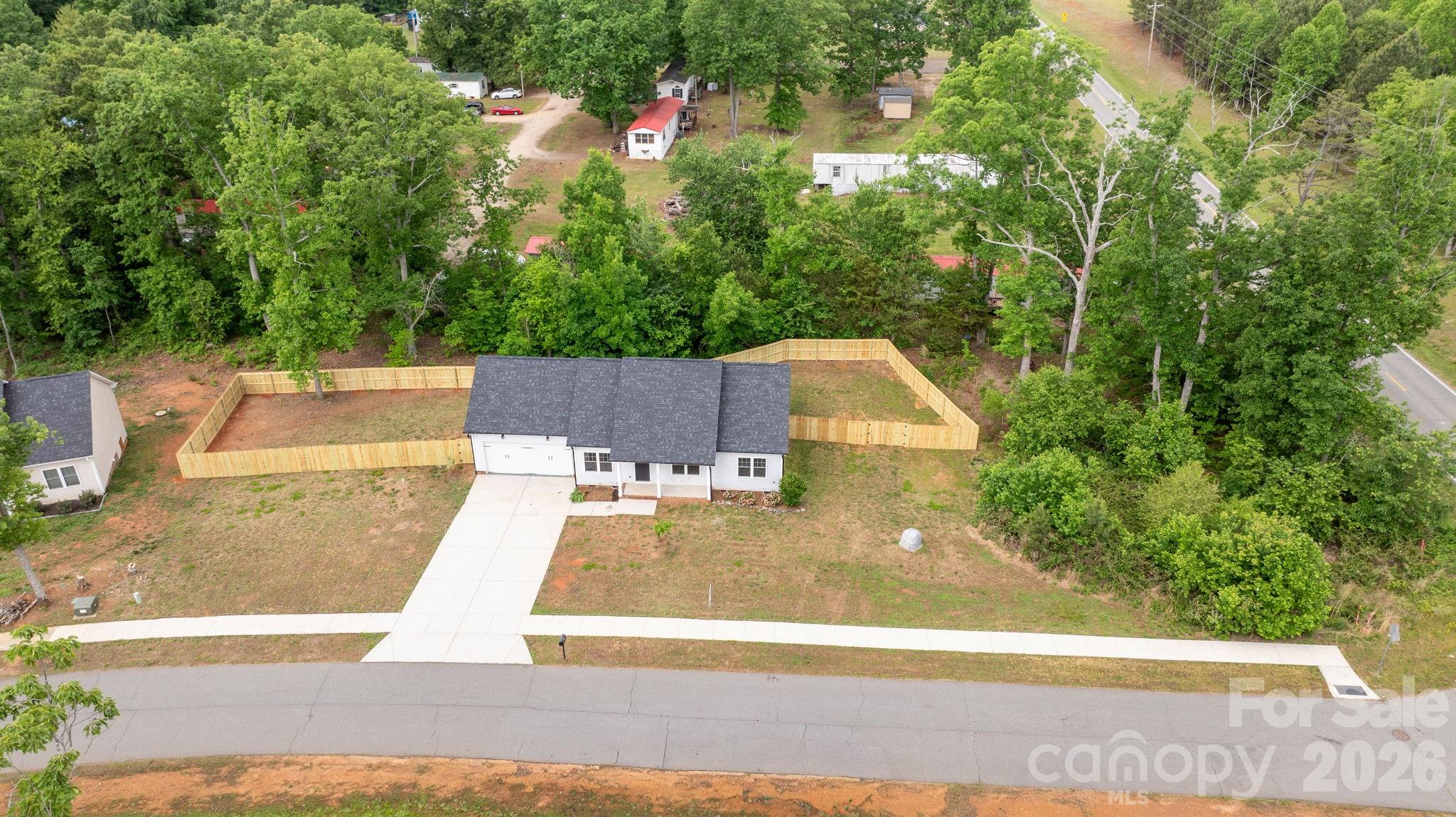 1700 Ivey Court — Maiden