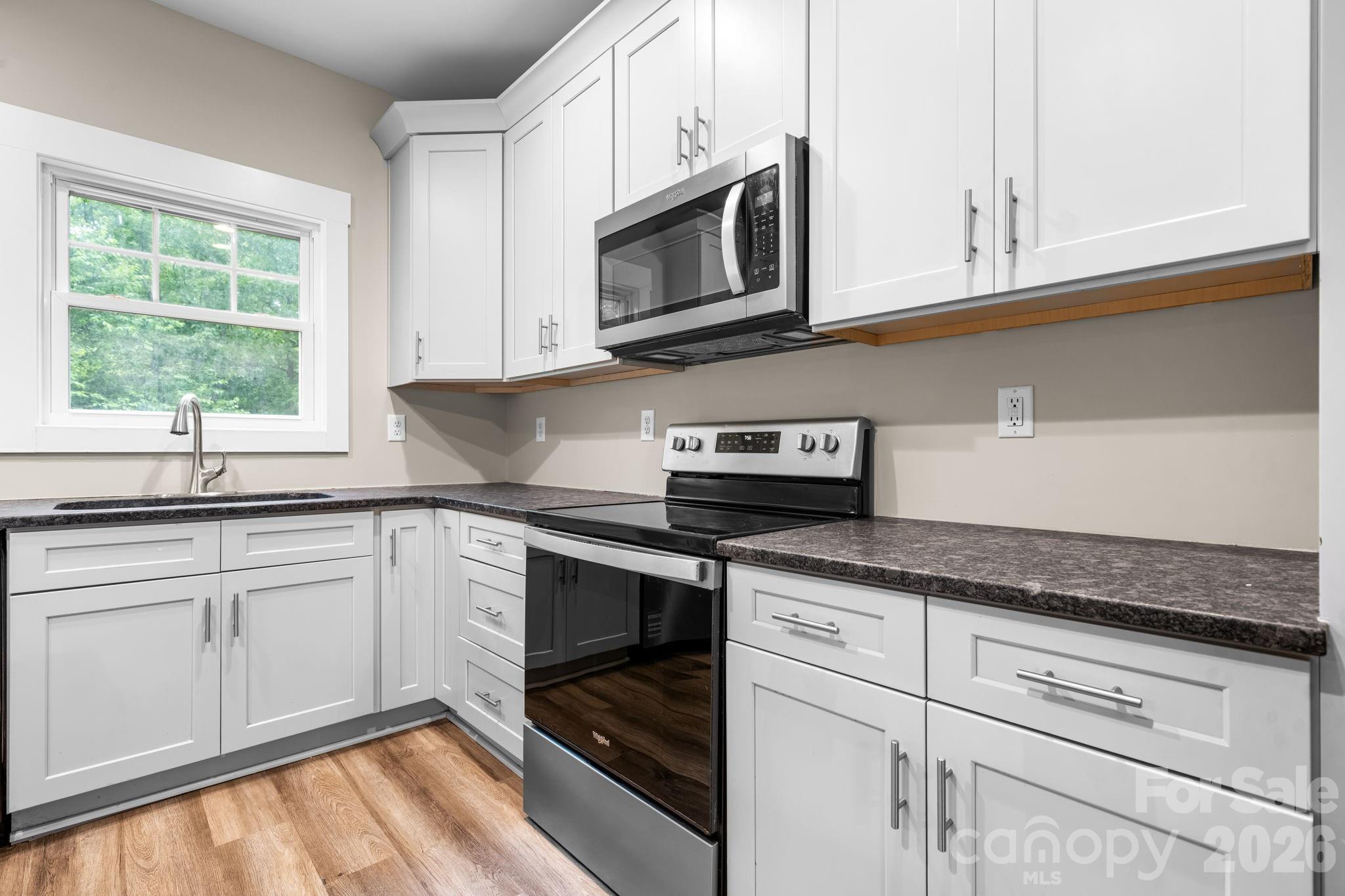 1700 Ivey Court — Maiden