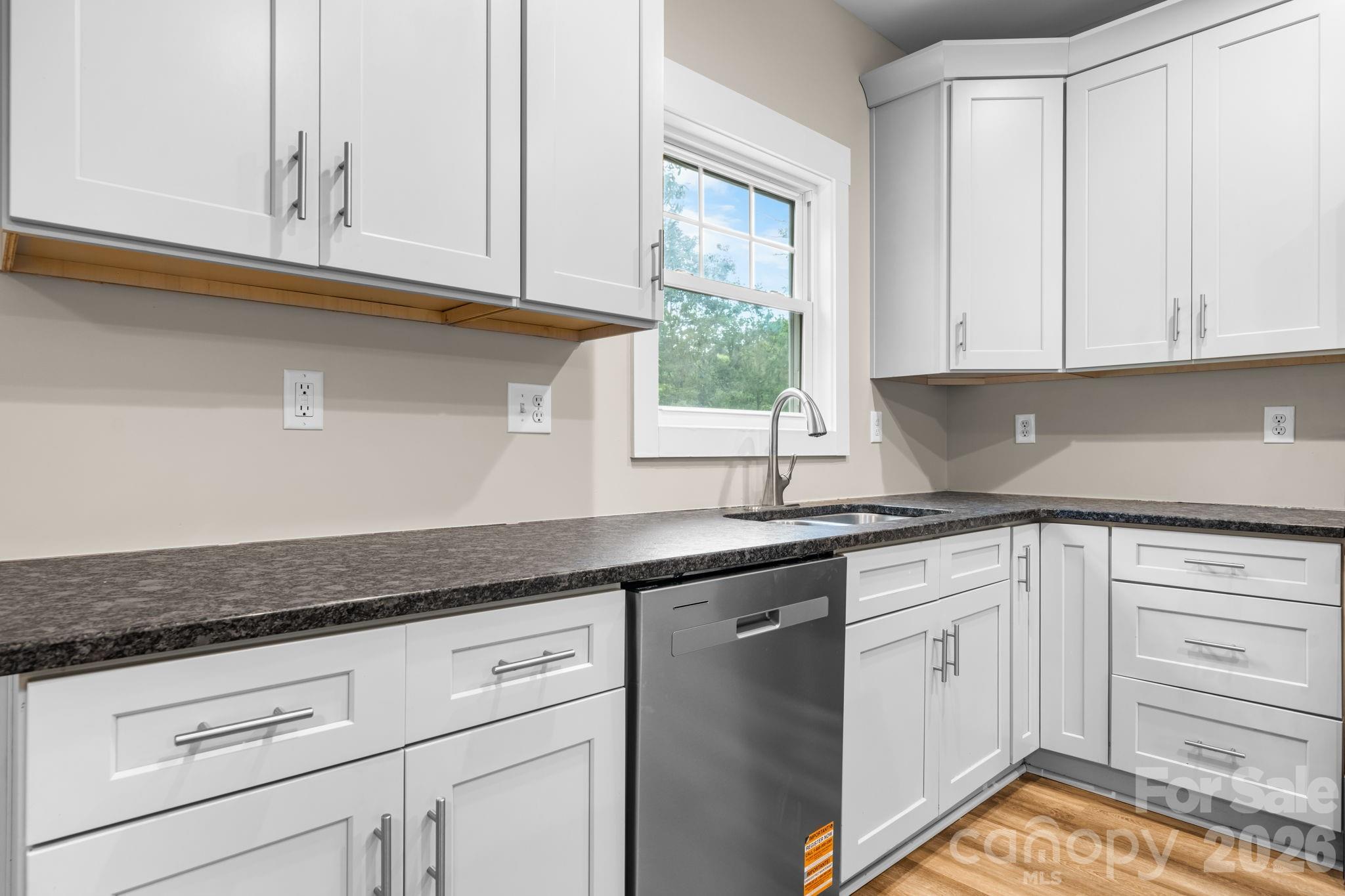 1700 Ivey Court — Maiden