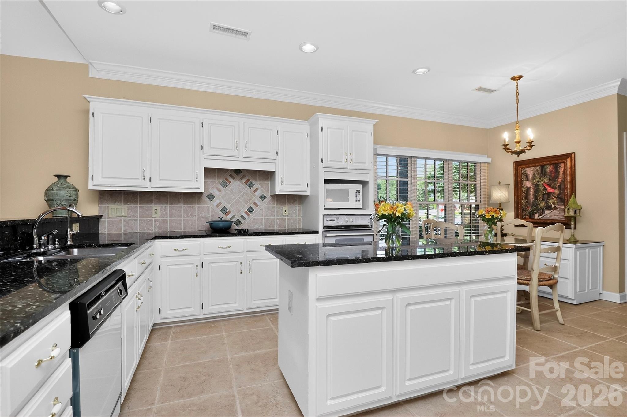 8902 Taunton Drive — Huntersville