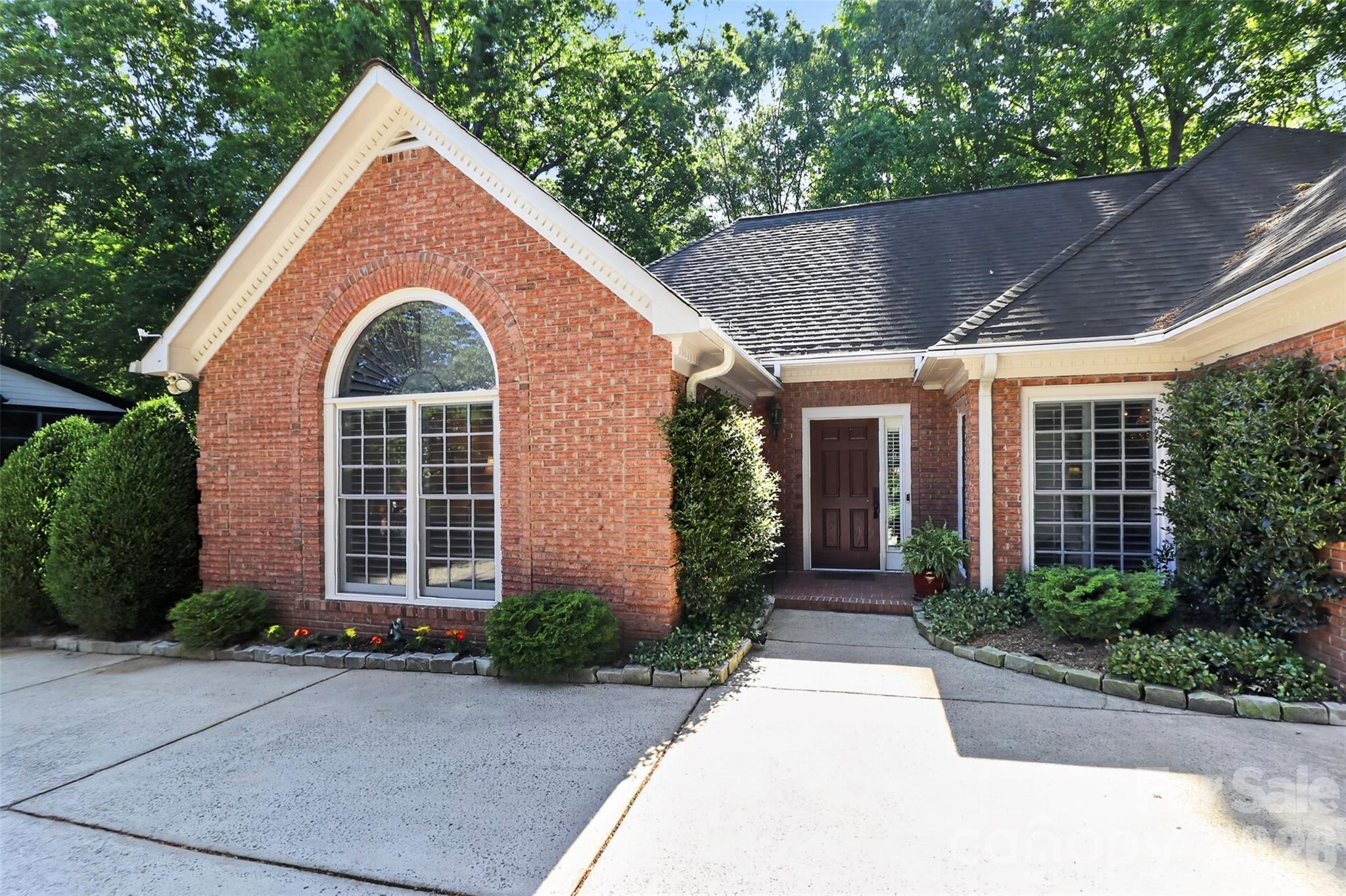 8902 Taunton Drive — Huntersville