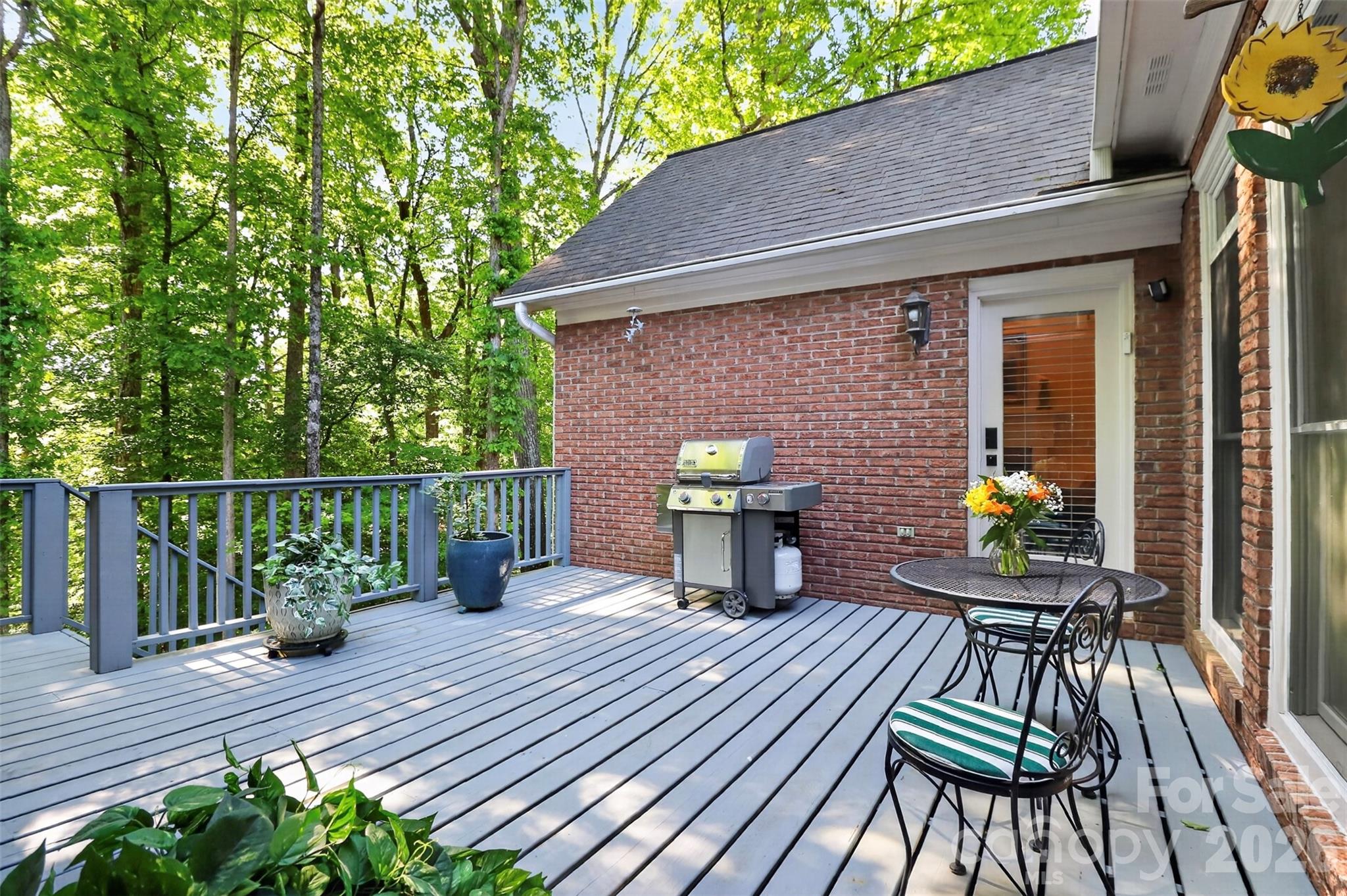 8902 Taunton Drive — Huntersville