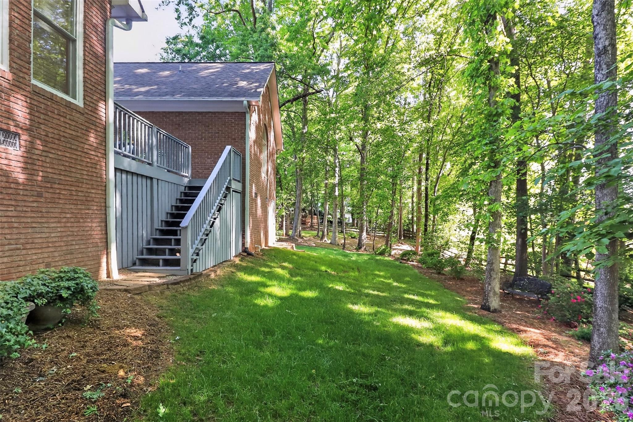 8902 Taunton Drive — Huntersville