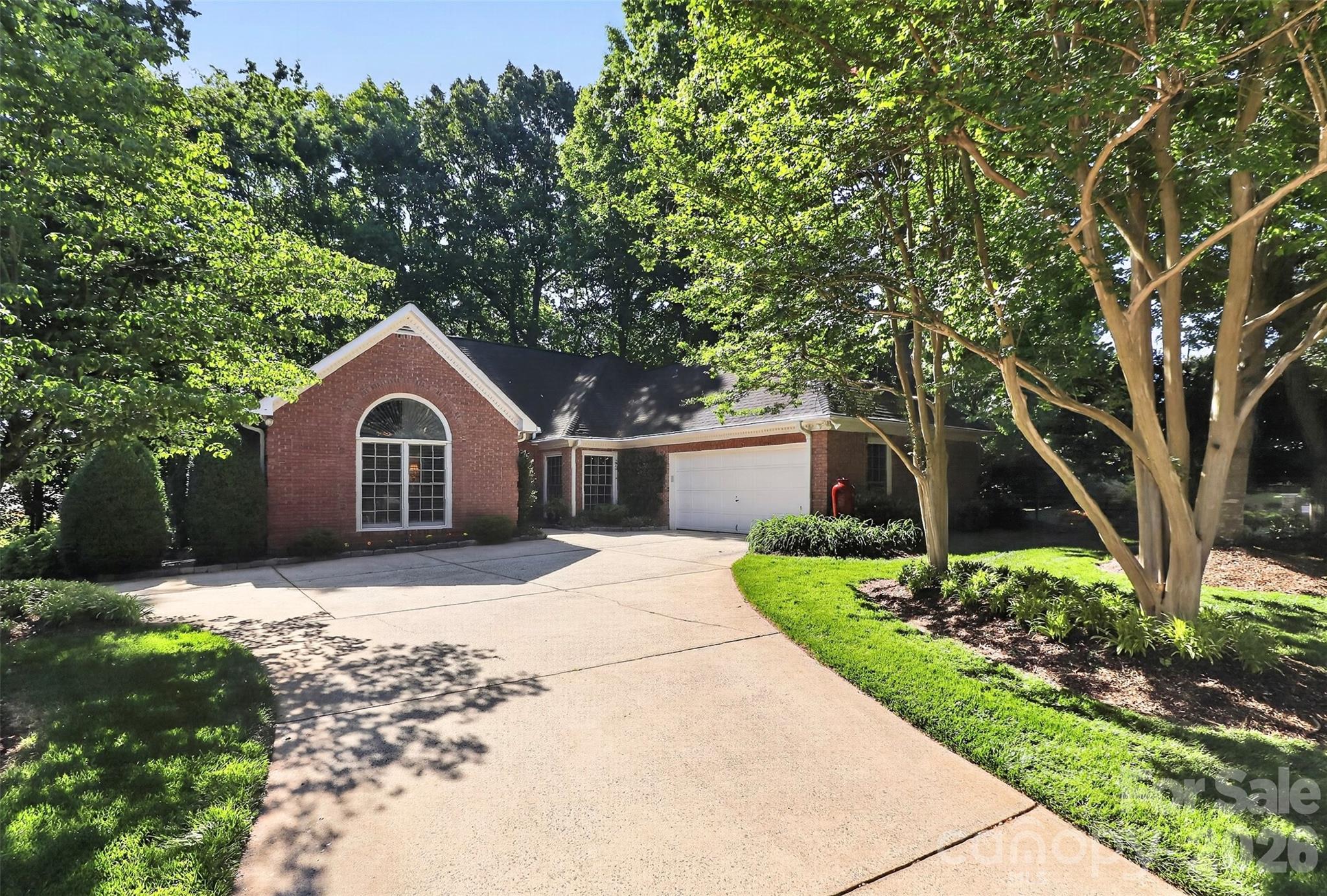 8902 Taunton Drive — Huntersville