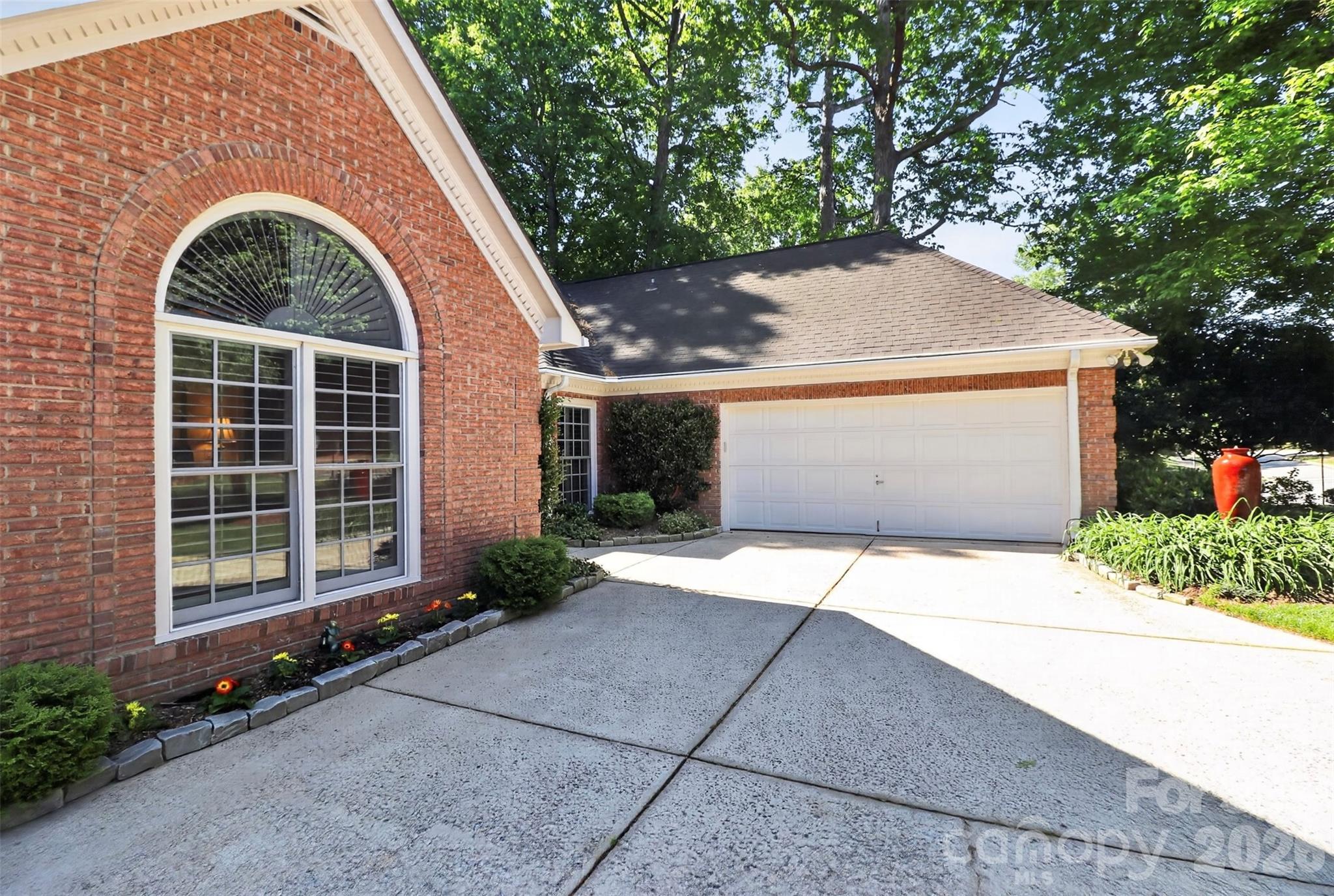 8902 Taunton Drive — Huntersville