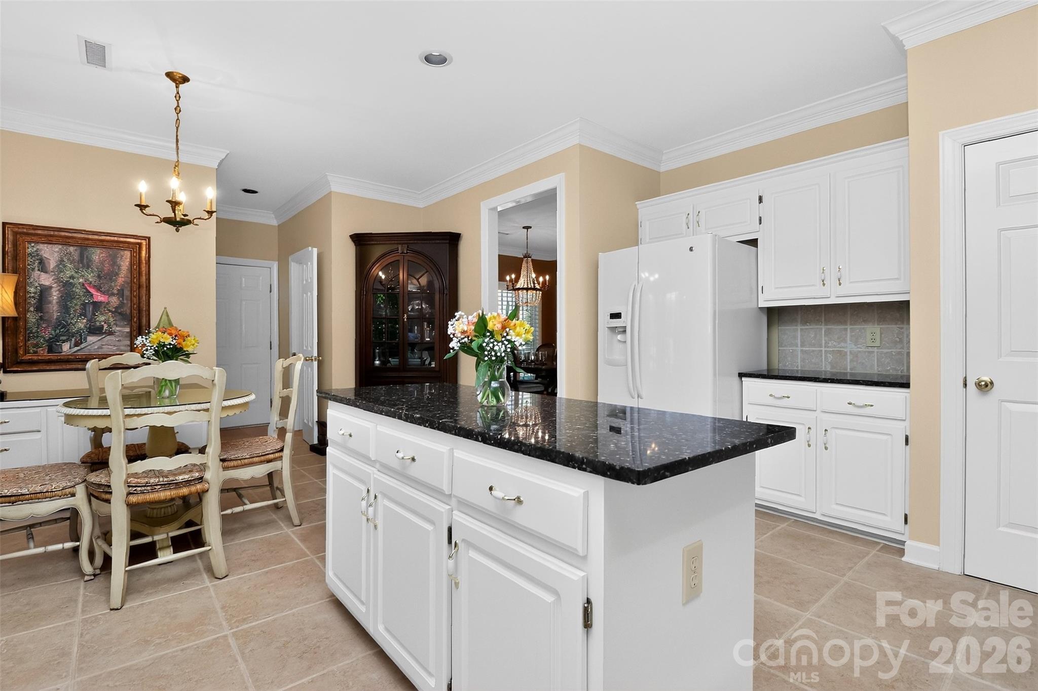 8902 Taunton Drive — Huntersville