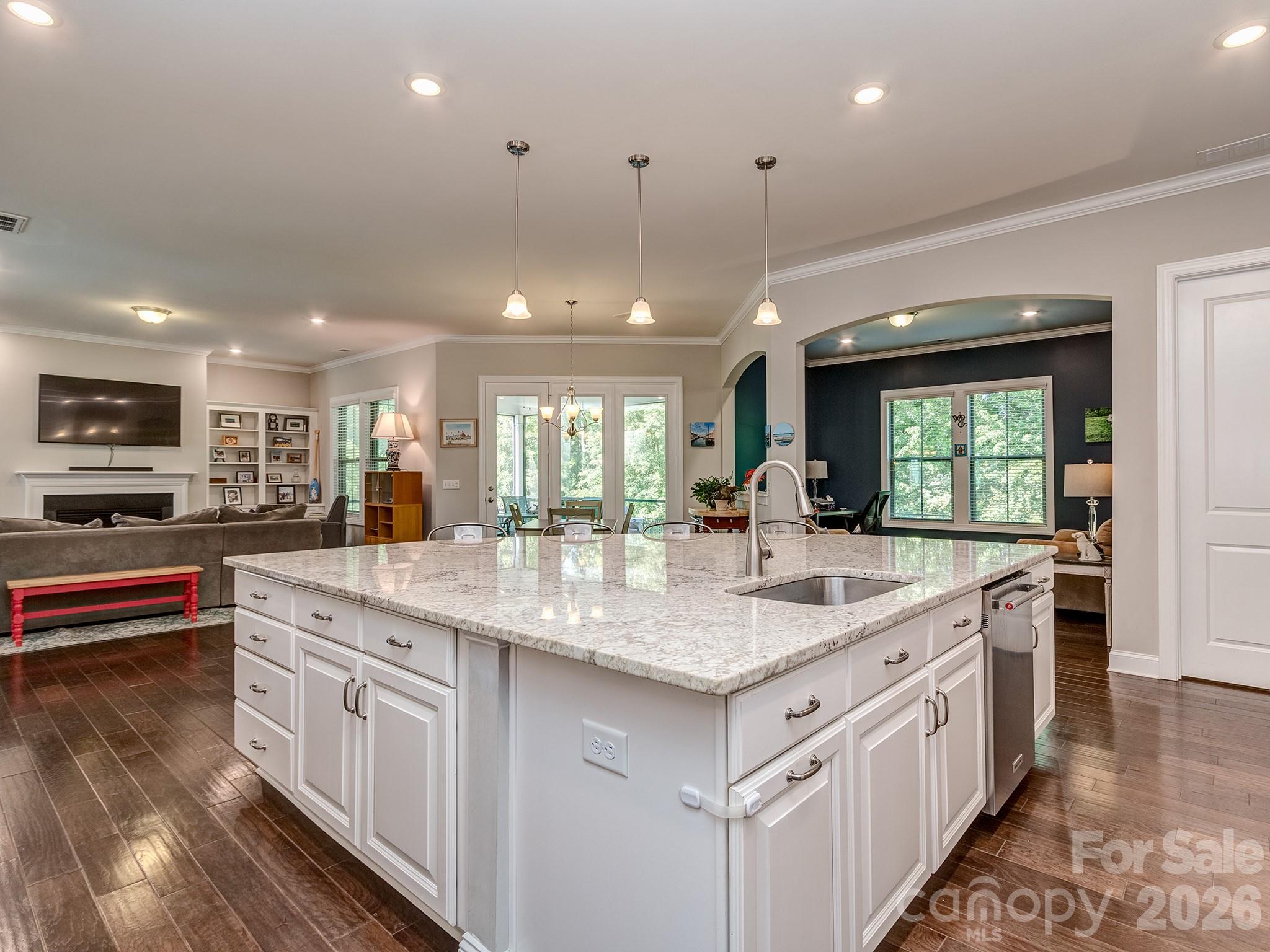 121 Enclave Boulevard — Matthews