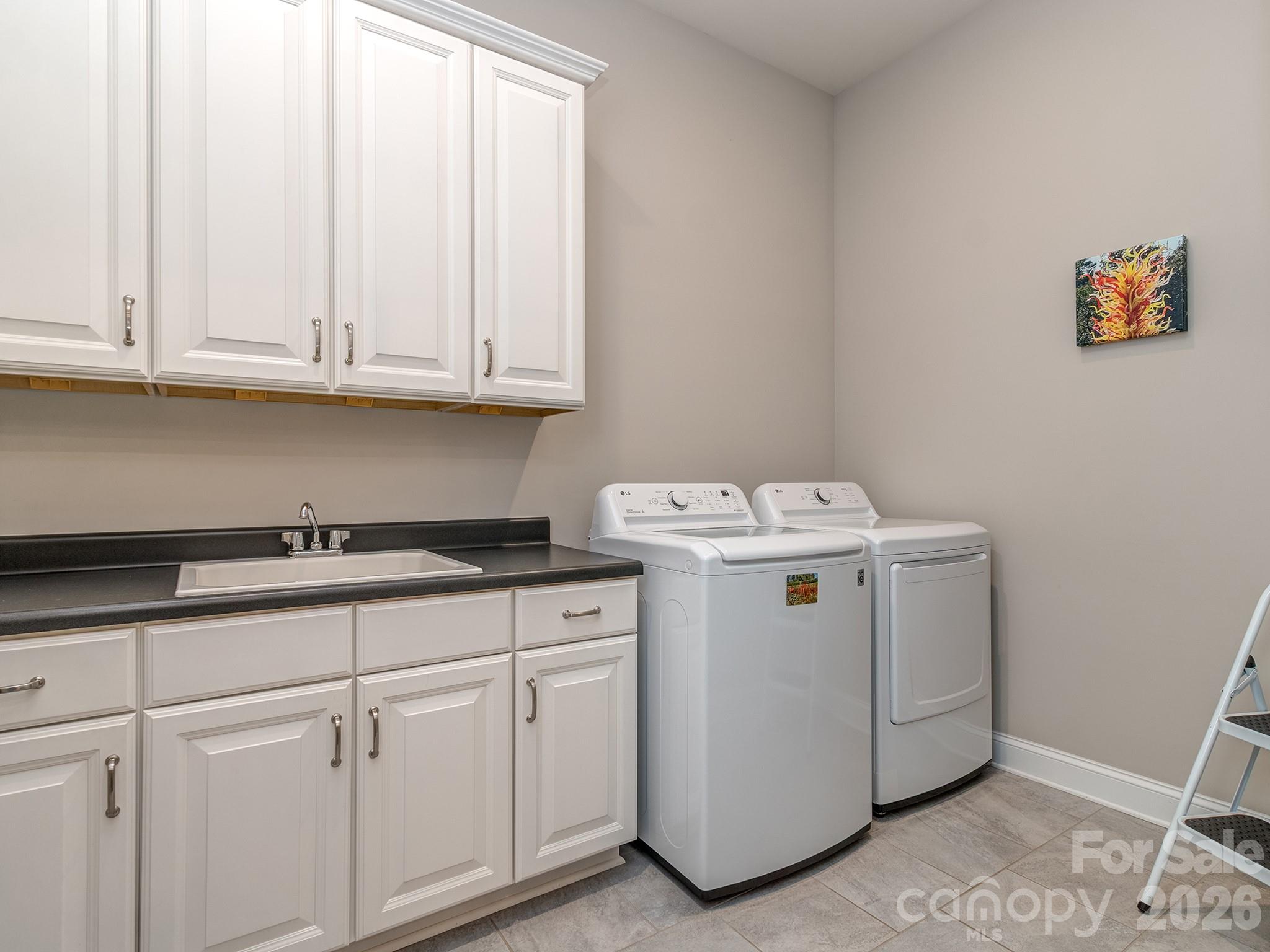 121 Enclave Boulevard — Matthews