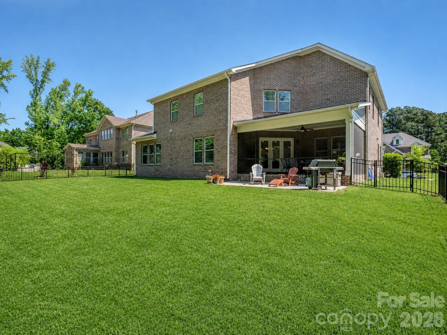 121 Enclave Boulevard — Matthews