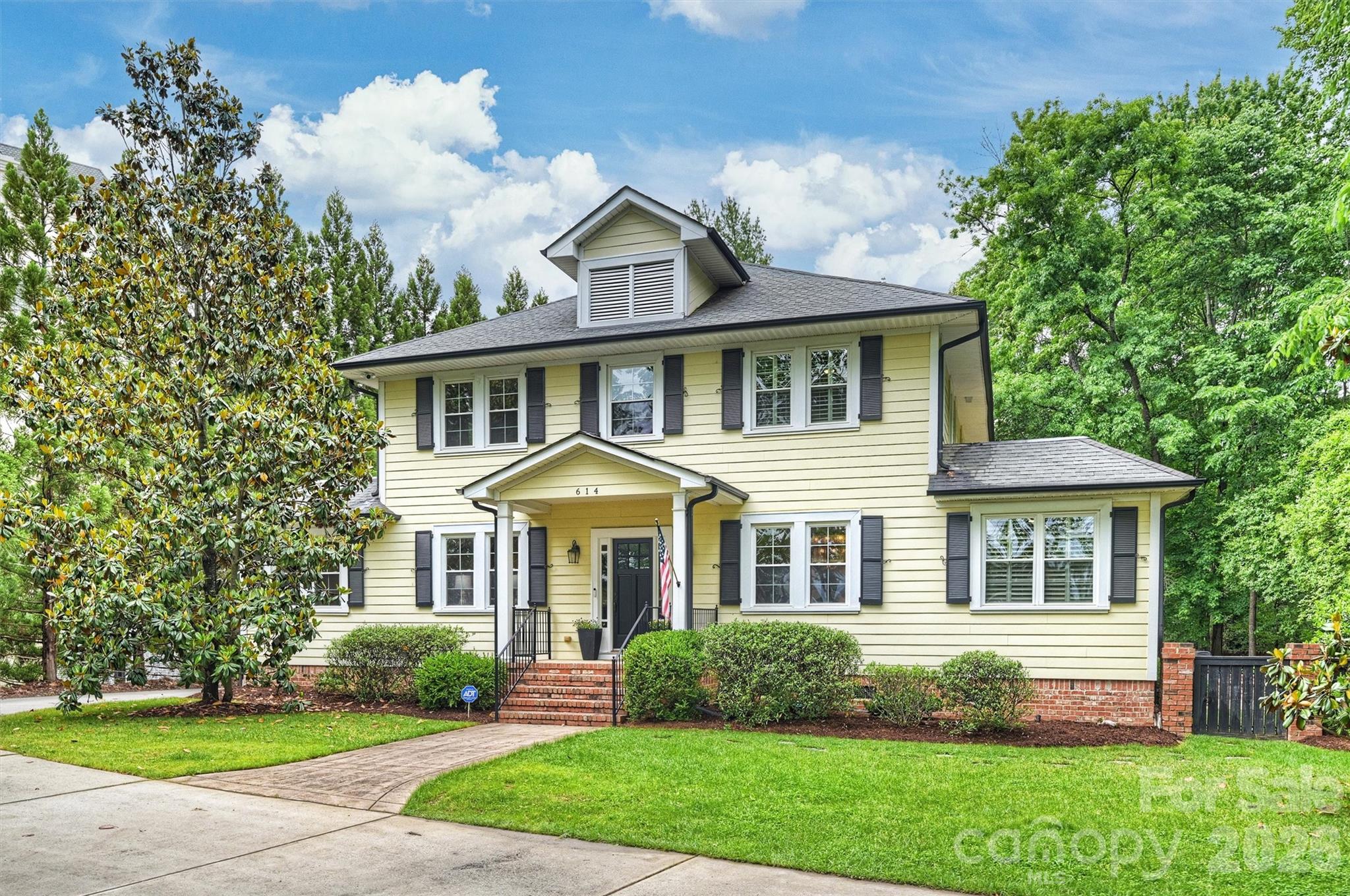 614 Olde Cotswold Court — Charlotte
