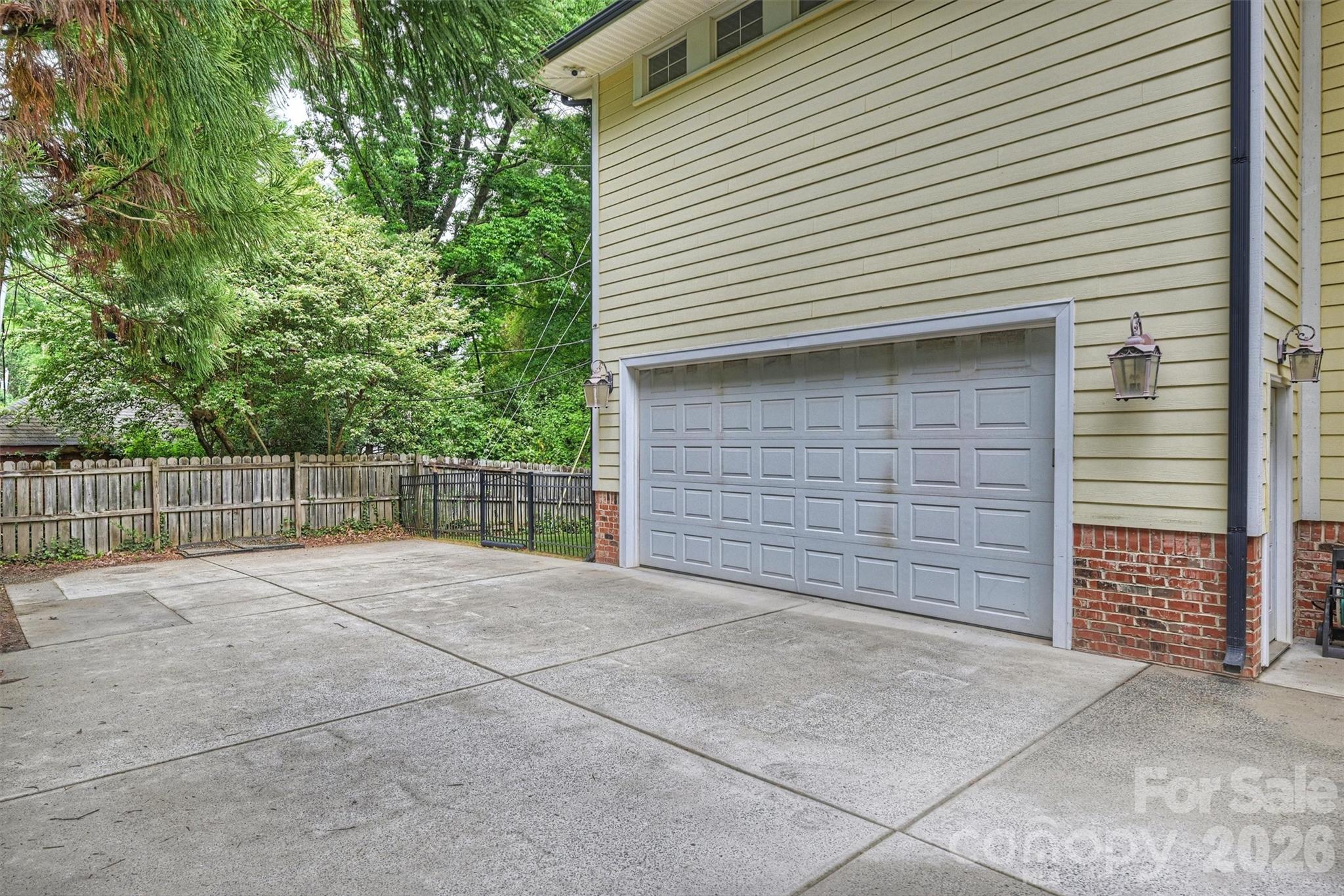 614 Olde Cotswold Court — Charlotte
