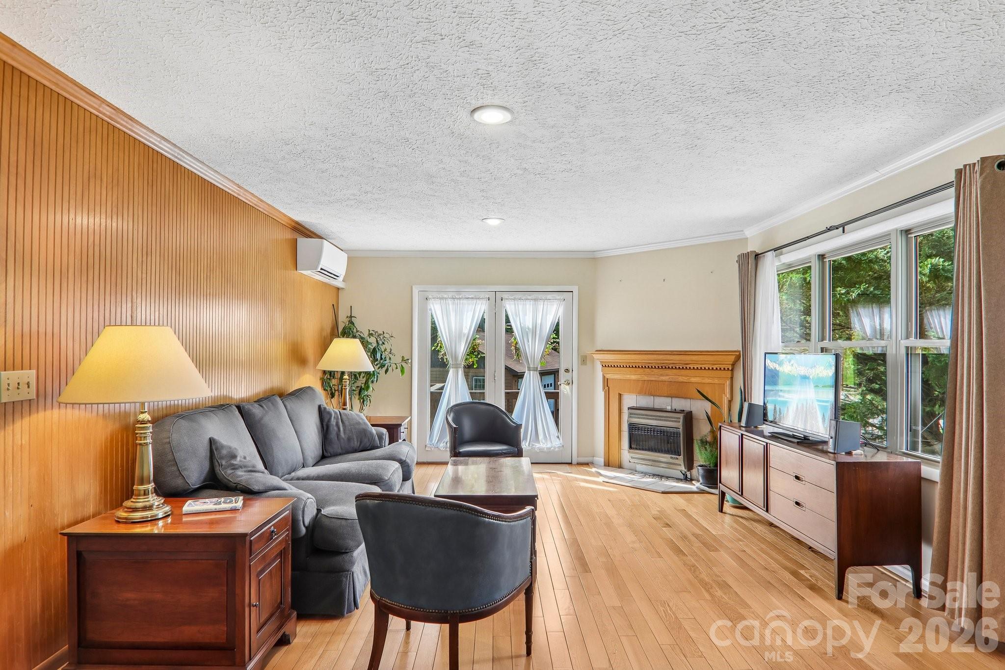 401 Lower Grassy Branch Road — Asheville