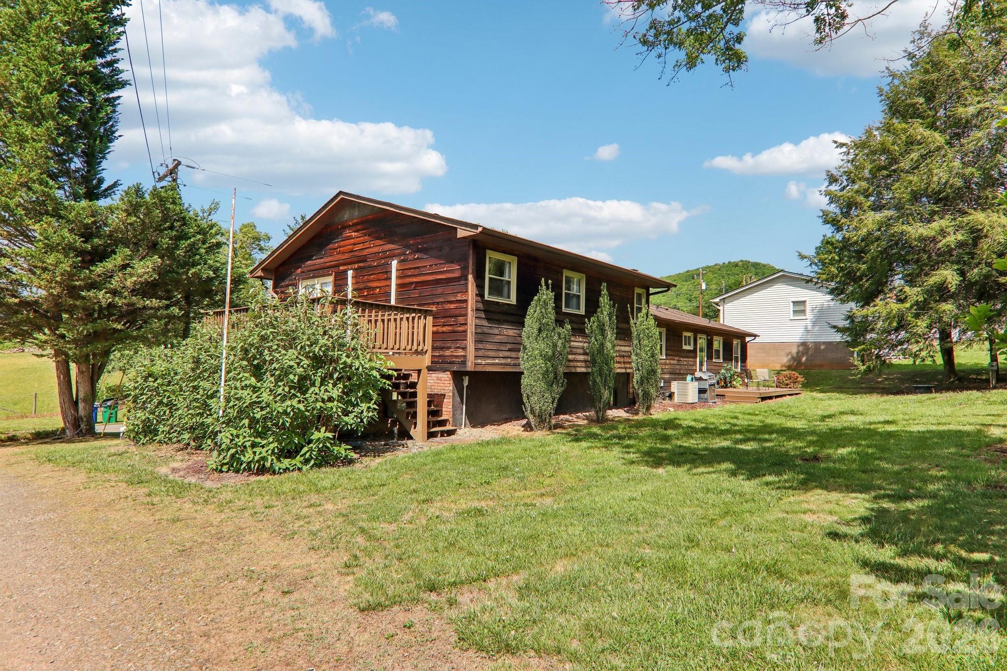 401 Lower Grassy Branch Road — Asheville